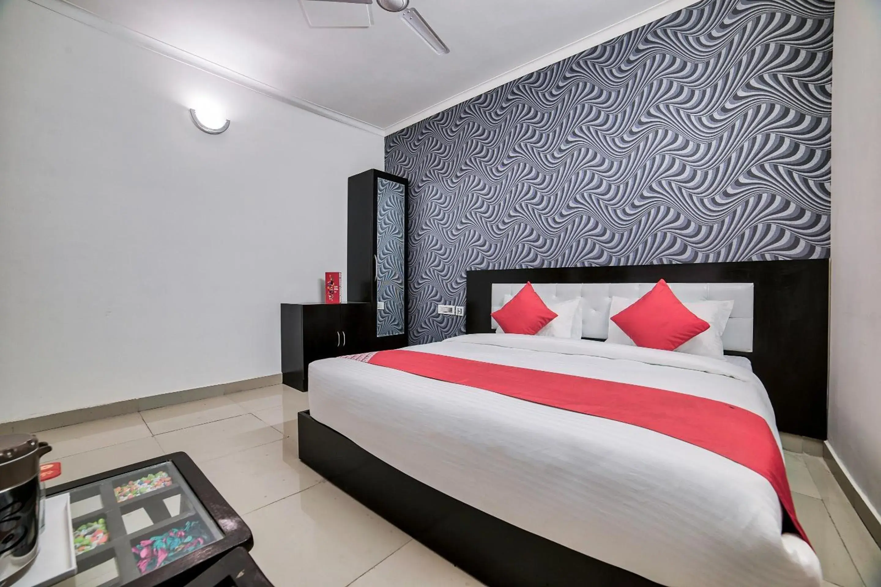 Bedroom, Bed in OYO Crown Residency