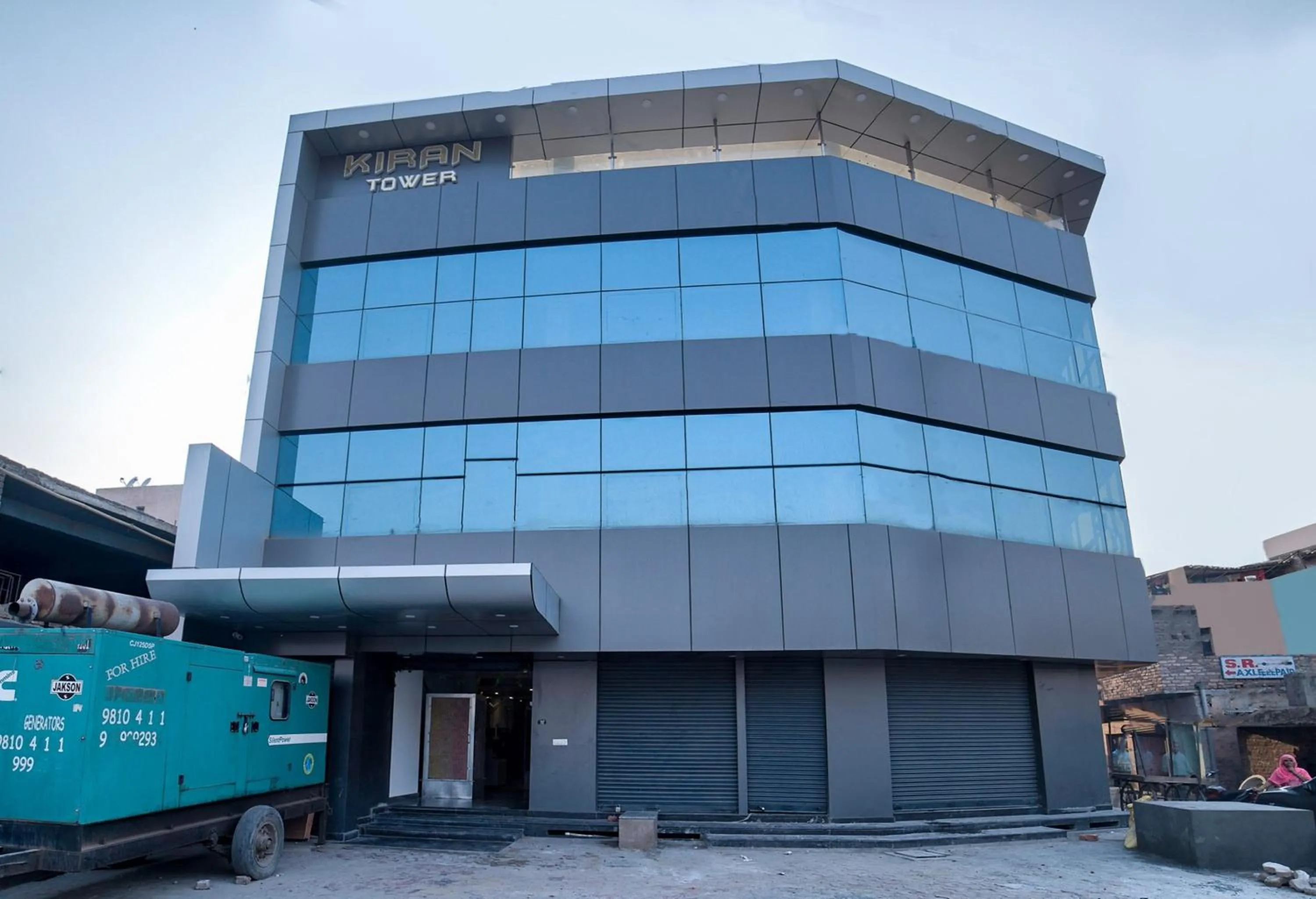 Facade/entrance in Hotel O Crown Residency