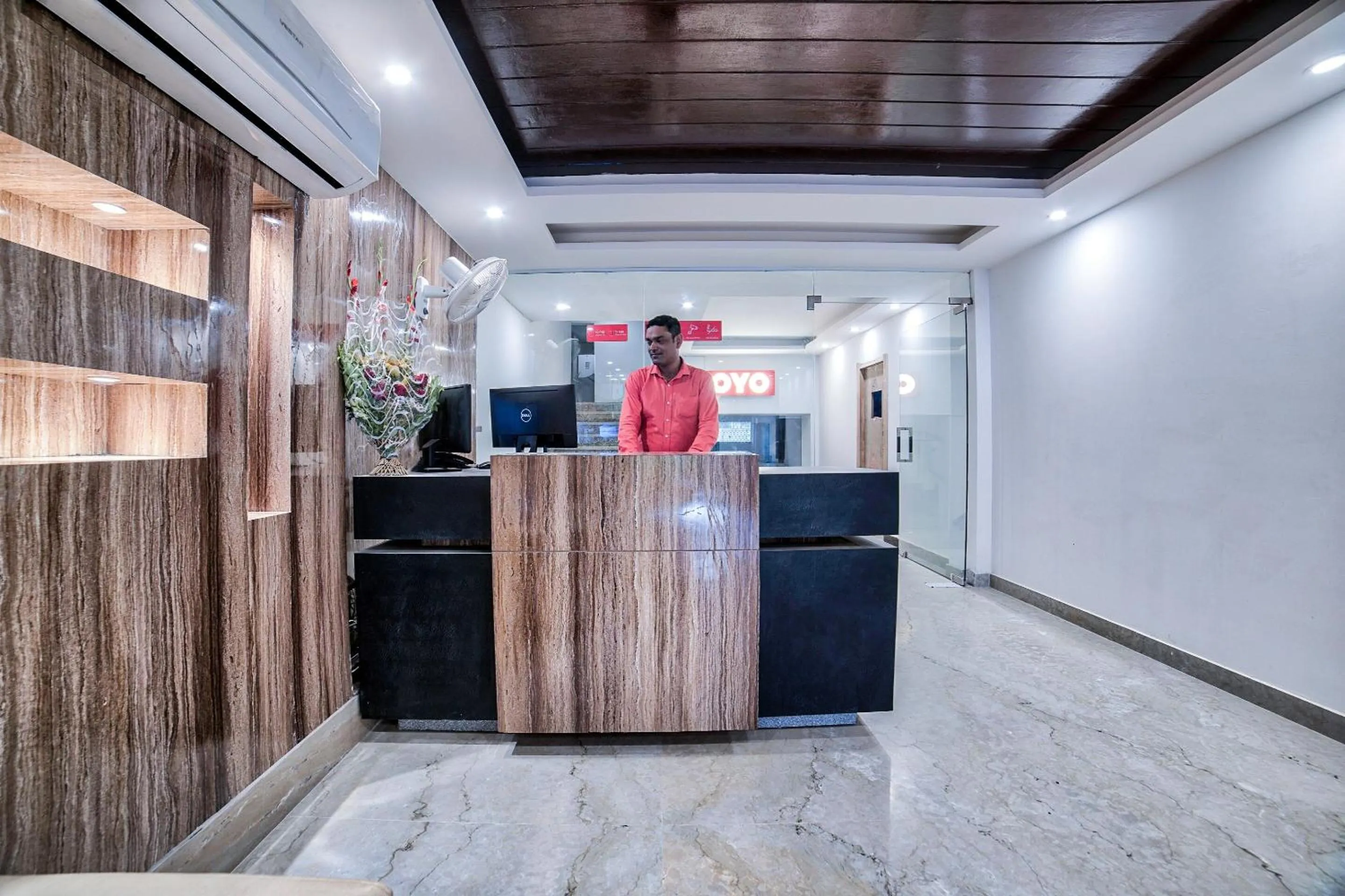 Lobby or reception in Hotel O Crown Residency