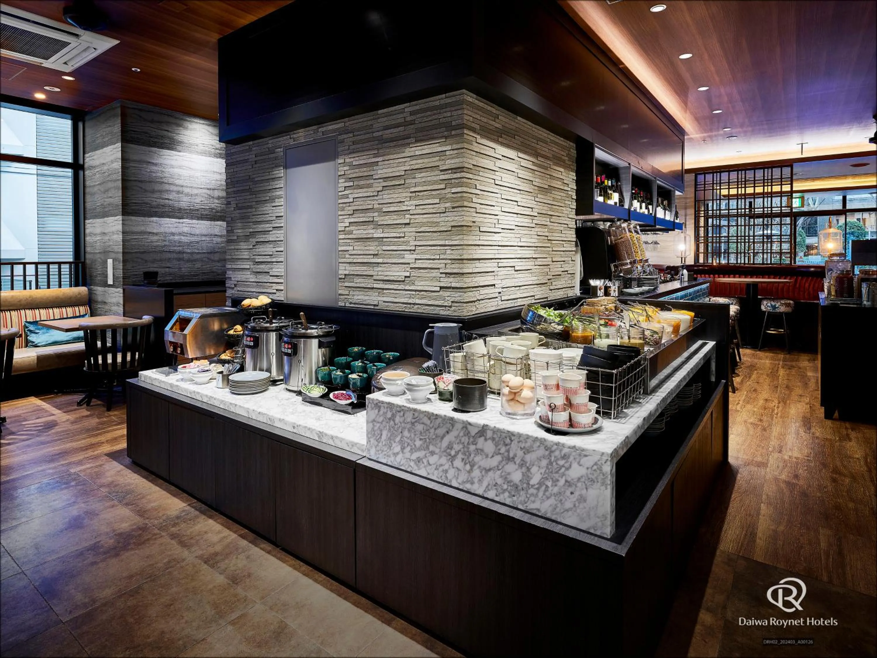 Food and drinks in Daiwa Roynet Hotel Nishi-Shinjuku PREMIER