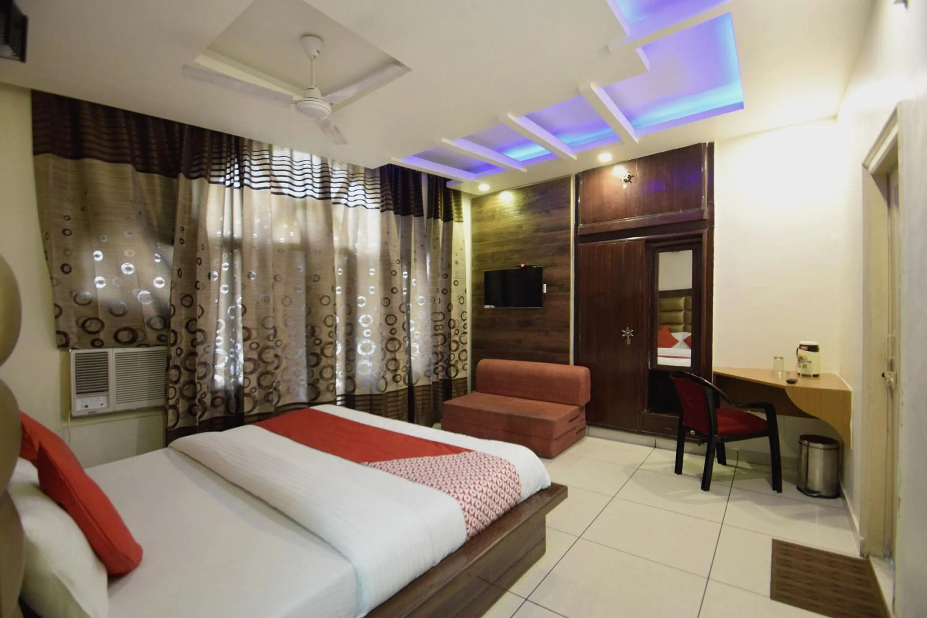Bedroom, Bed in Super Hotel O Maa Residency