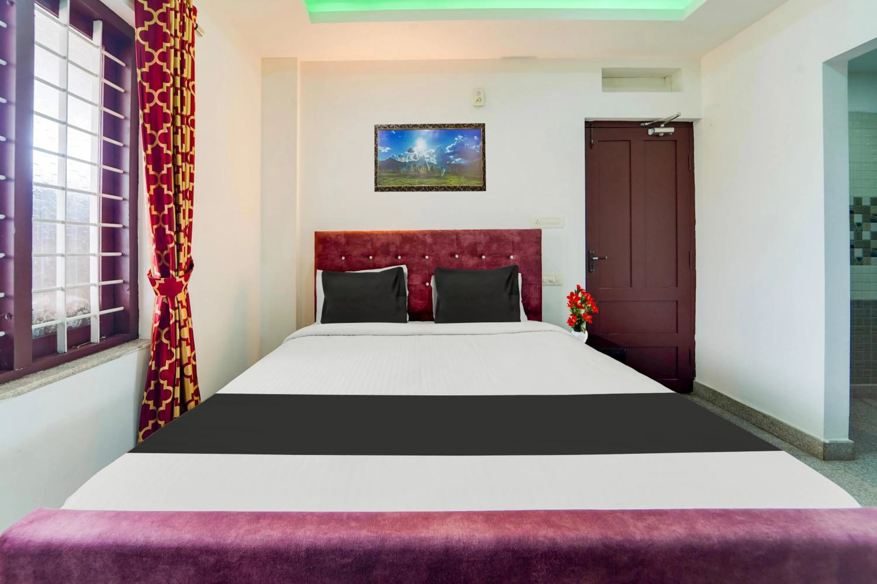 Bedroom, Bed in Super Hotel O Aluva Town