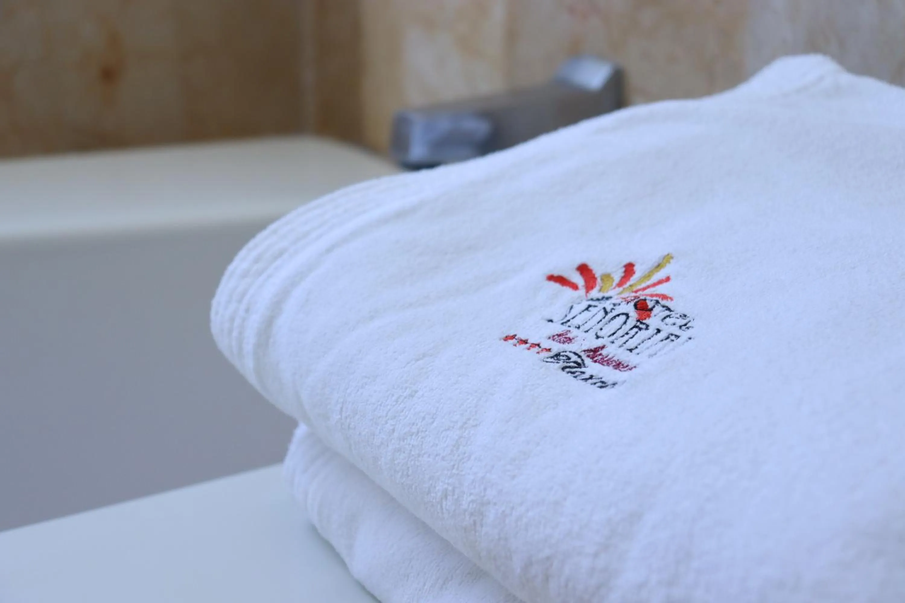 Bathroom, Bed in Hotel Señorial Tlaxcala