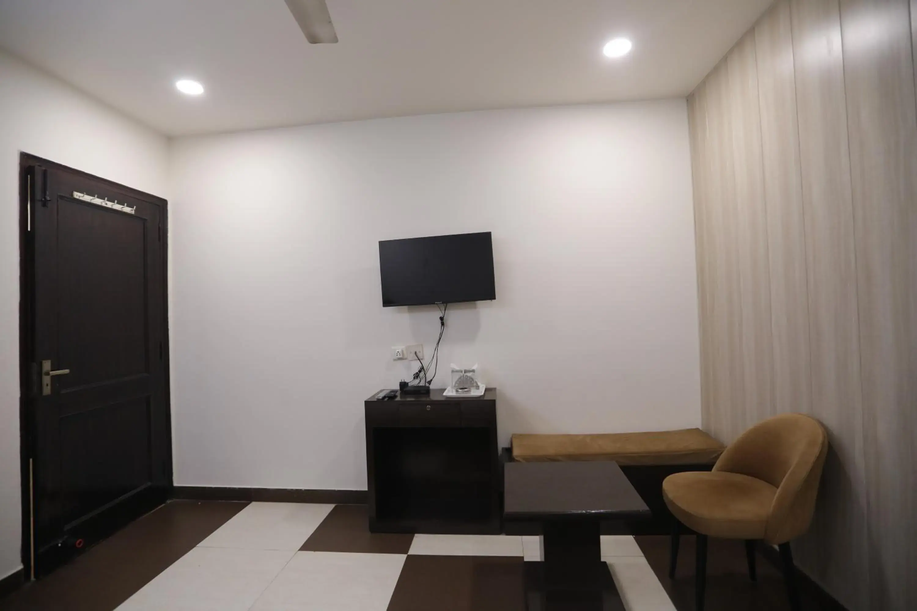 TV and multimedia in Hotel Red Sapphire TV and multimedia in Hotel Red Sapphire