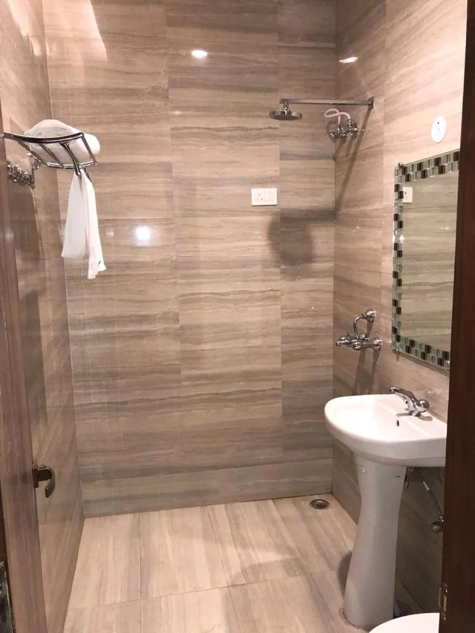 Bathroom in Hotel Red Sapphire