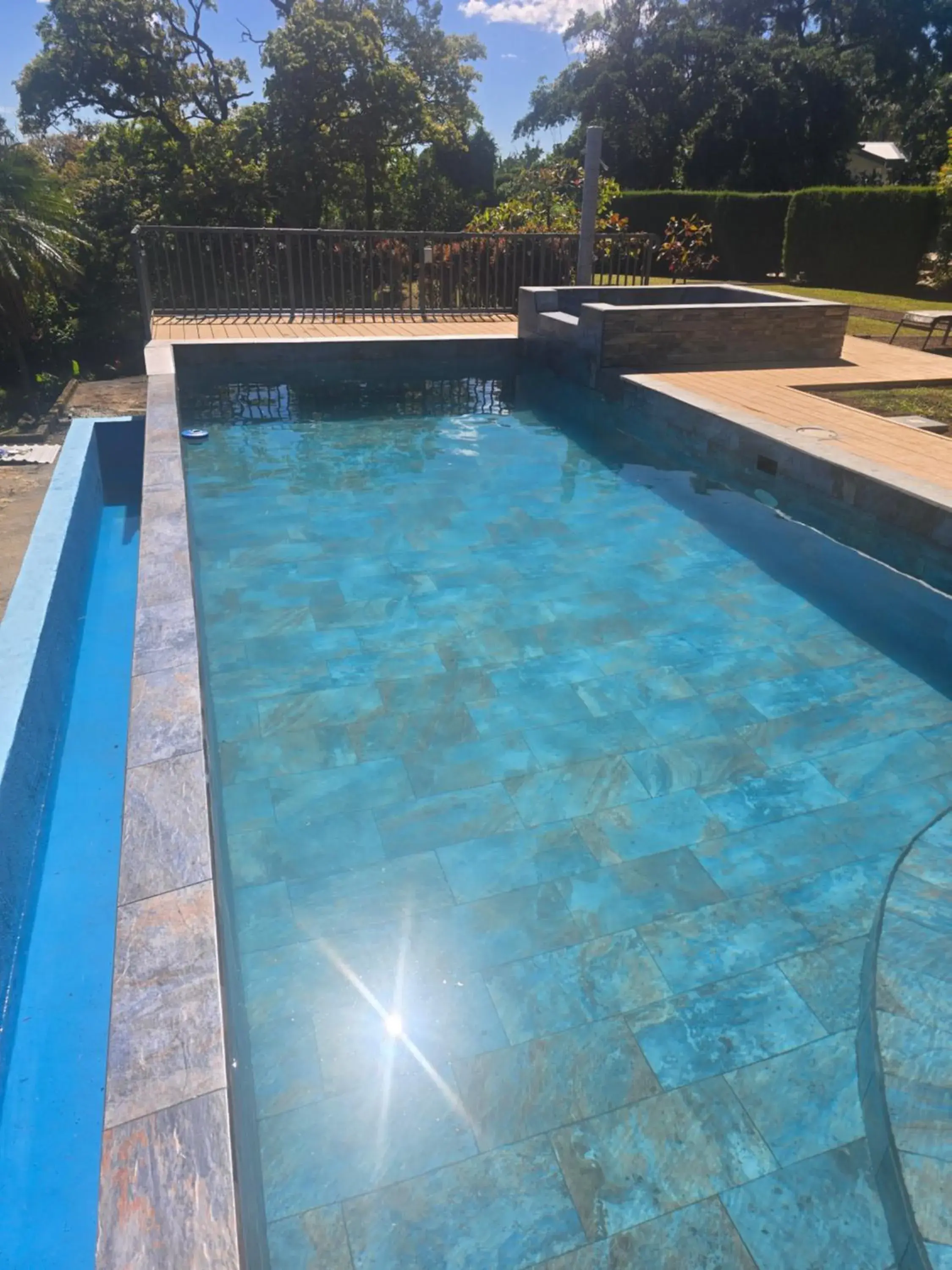 Swimming pool in Hotel Mango Valley Swimming pool in Hotel Mango Valley