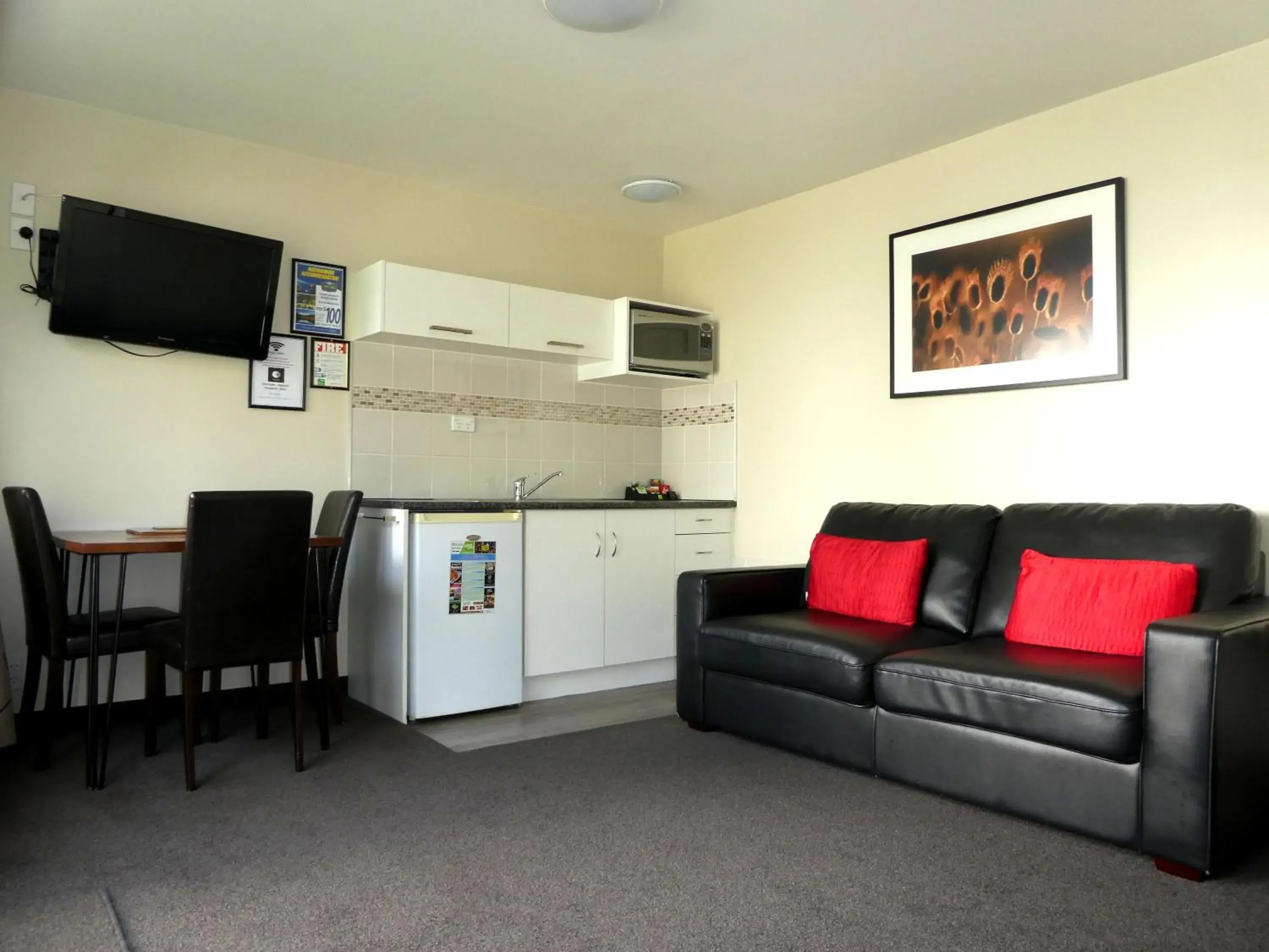 Kitchen or kitchenette in Caples Court Motel & Apartments Kitchen or kitchenette in Caples Court Motel & Apartments