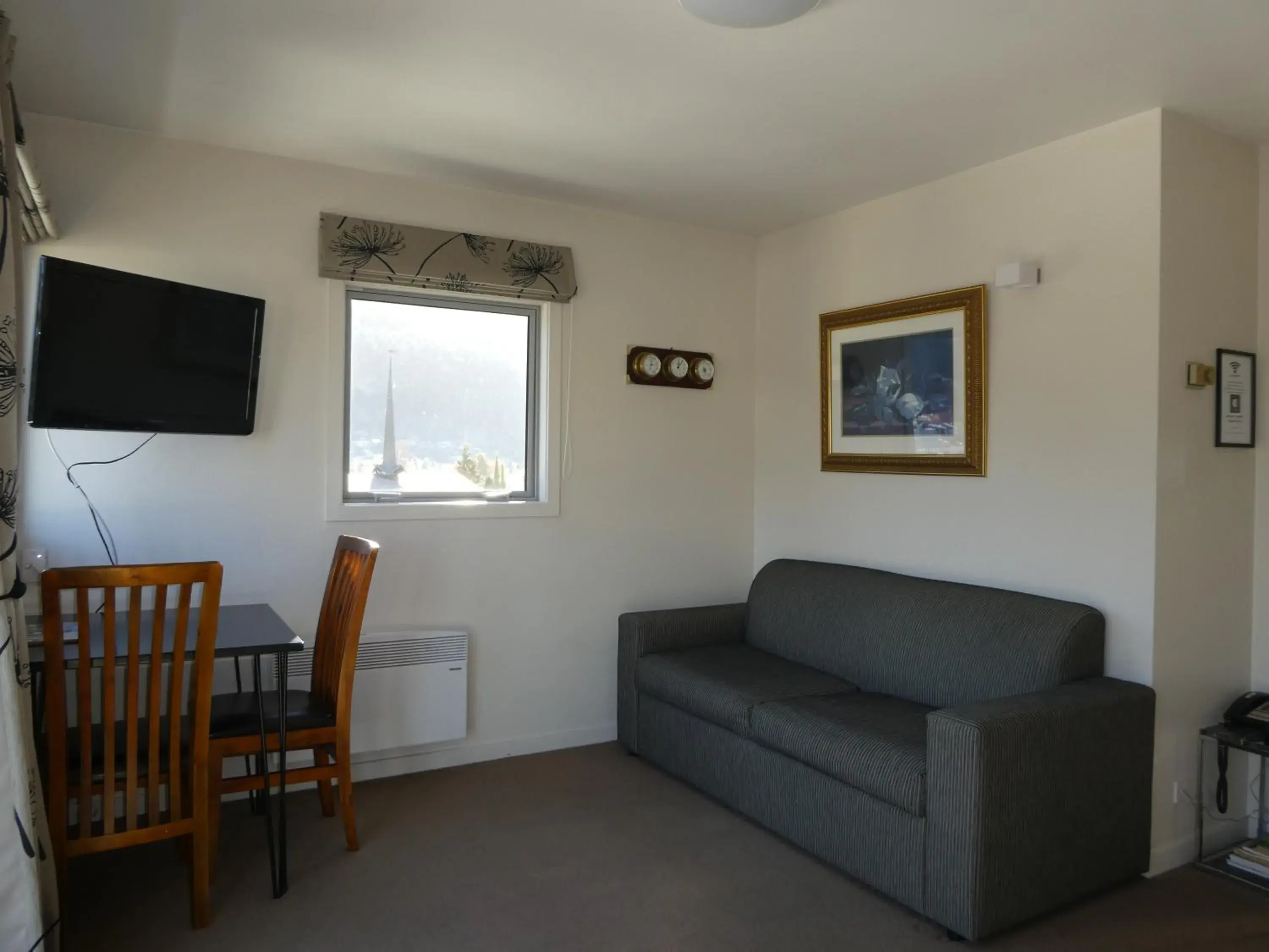 Living room in Caples Court Motel & Apartments Living room in Caples Court Motel & Apartments