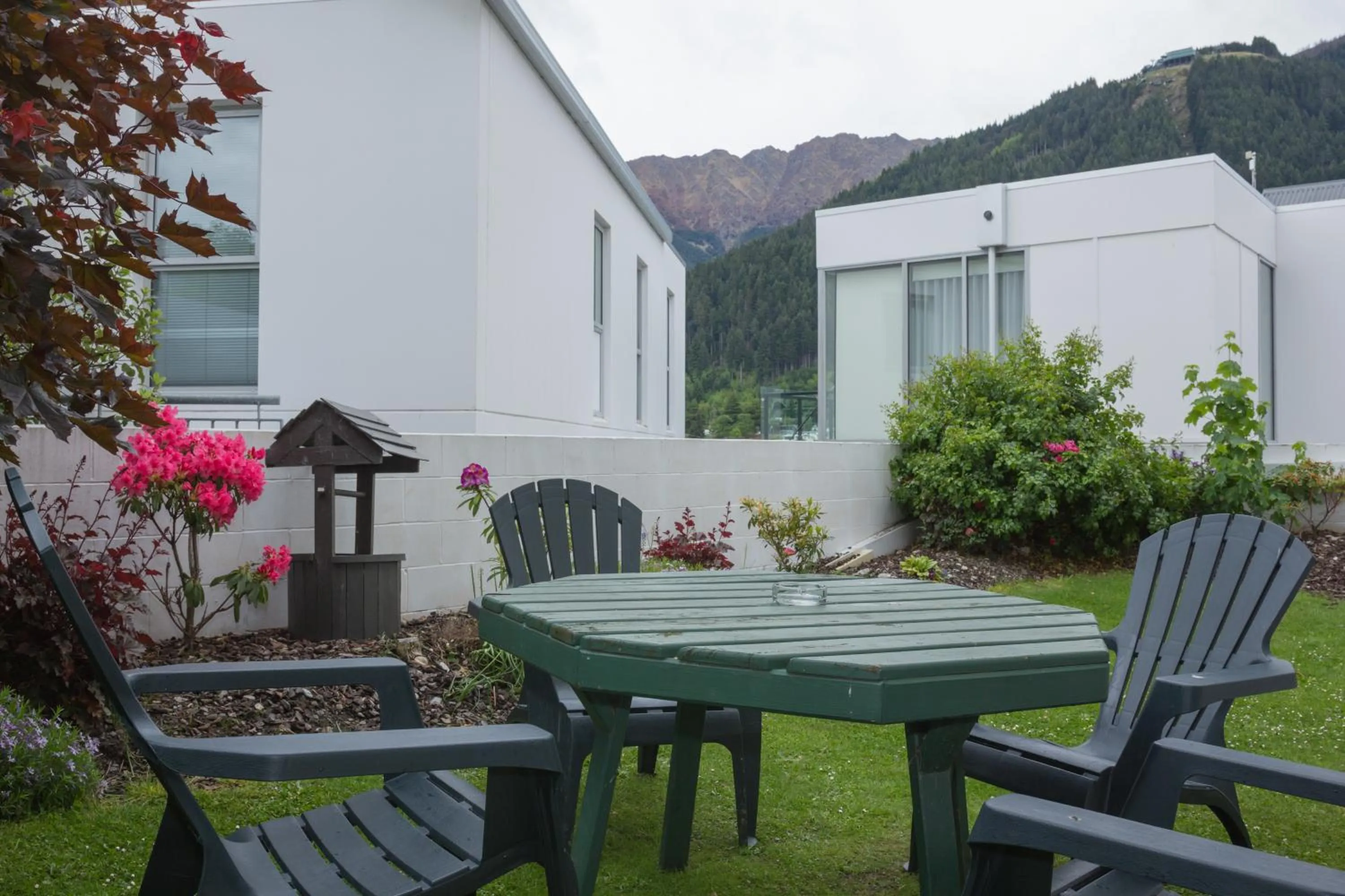 Garden in Caples Court Motel & Apartments