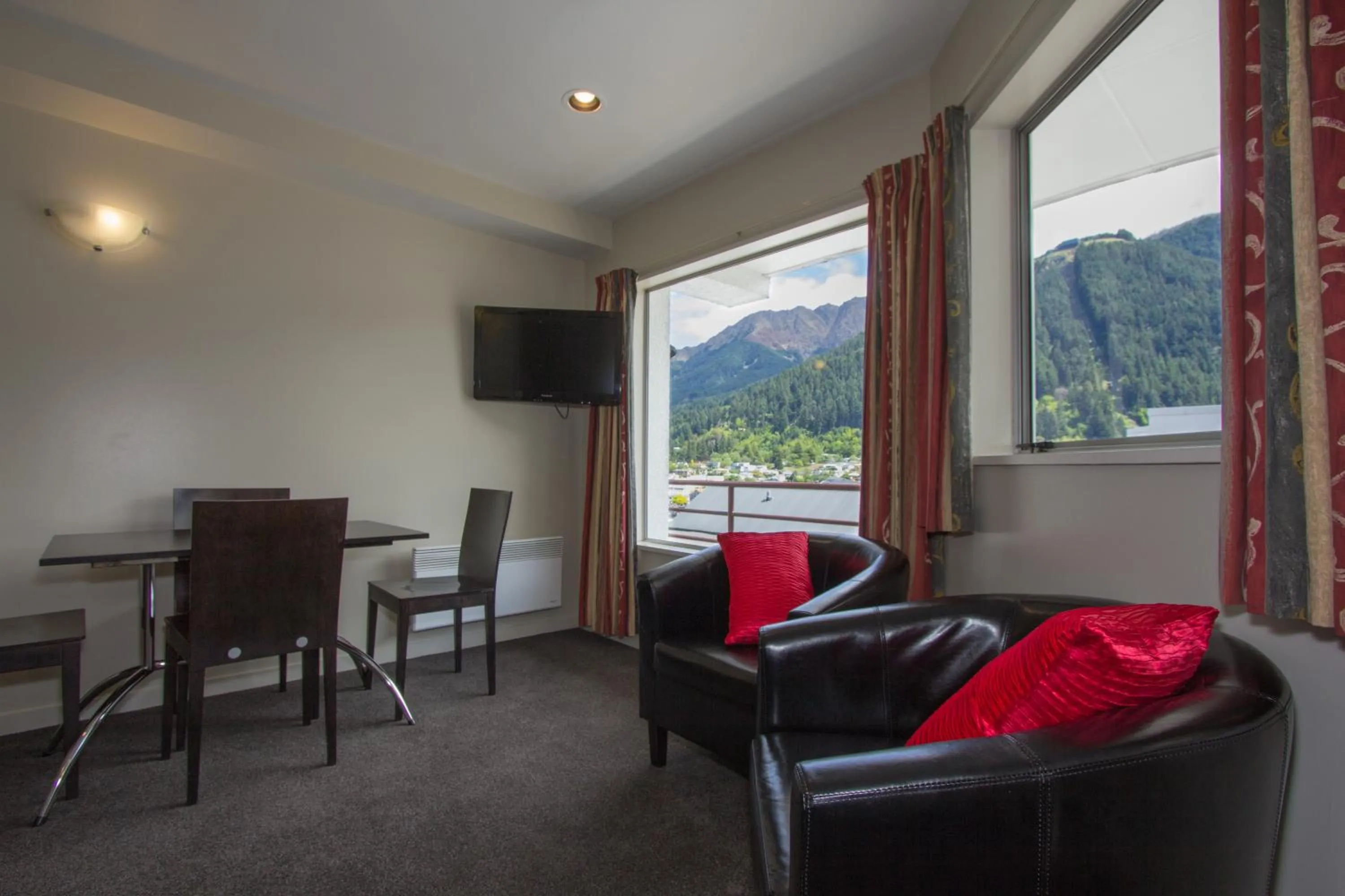 Living room in Caples Court Motel & Apartments