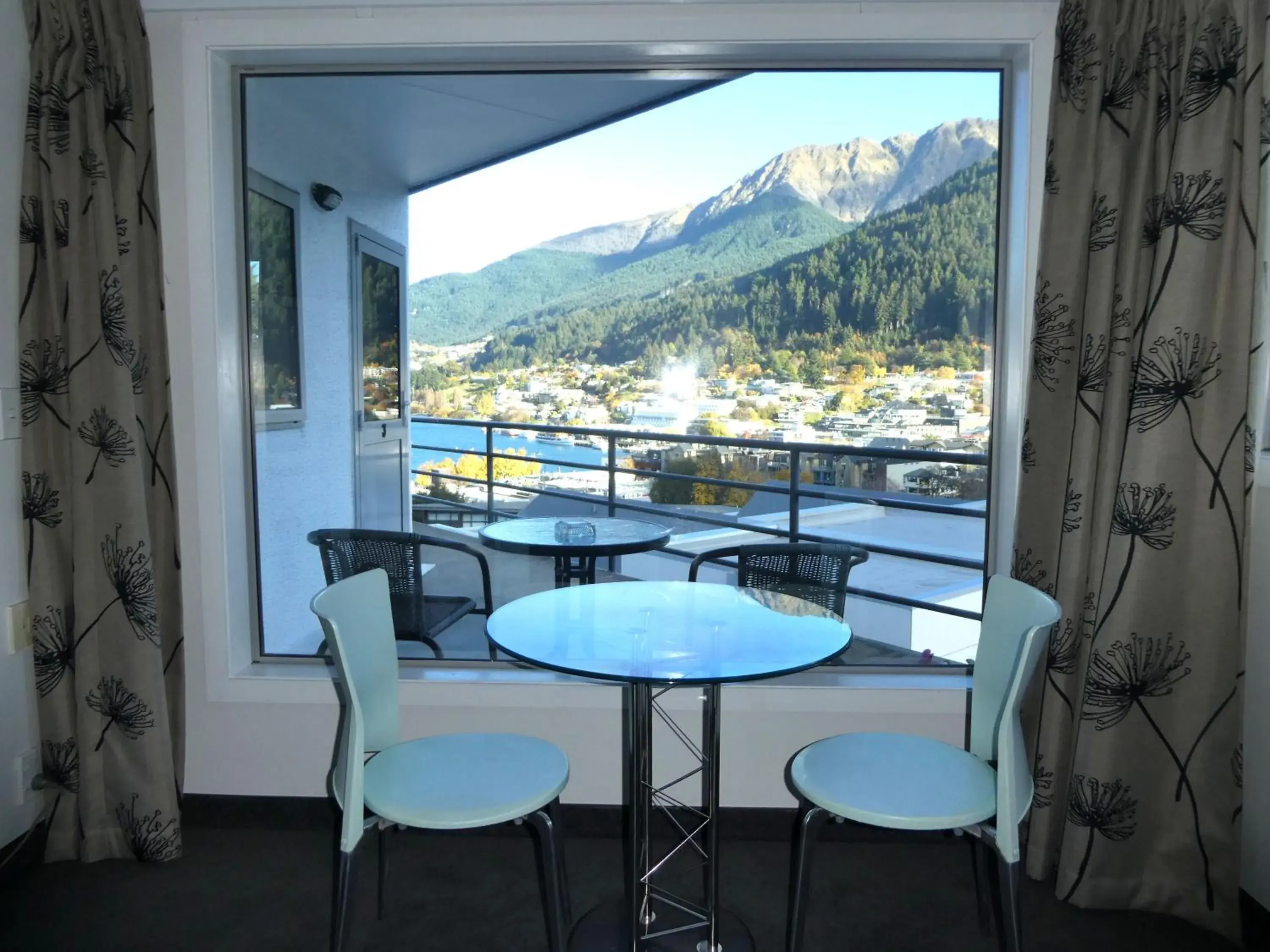 Mountain view in Caples Court Motel & Apartments Mountain view in Caples Court Motel & Apartments