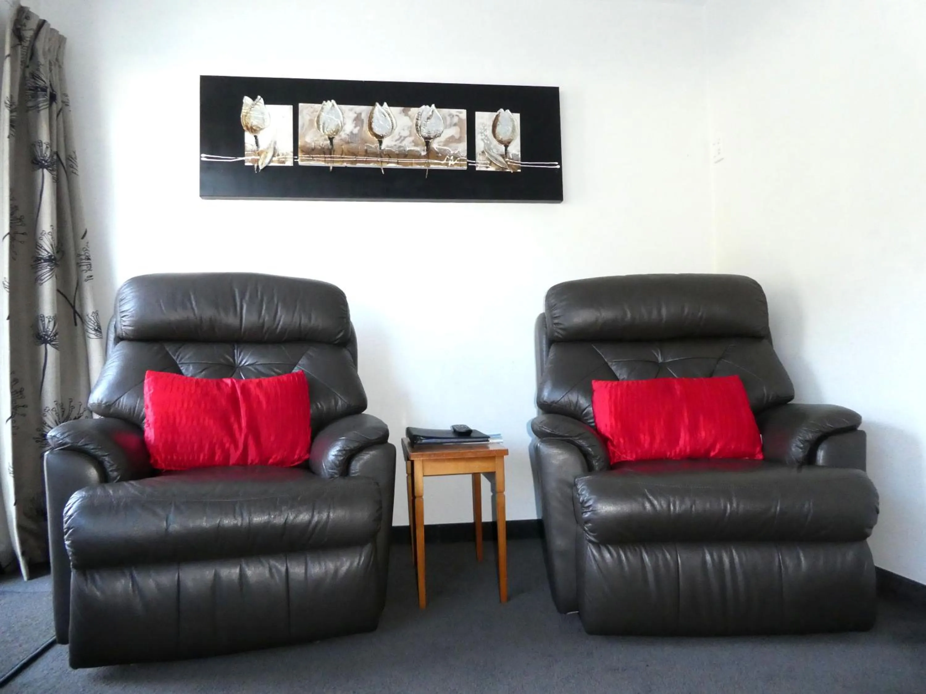 Living room in Caples Court Motel & Apartments