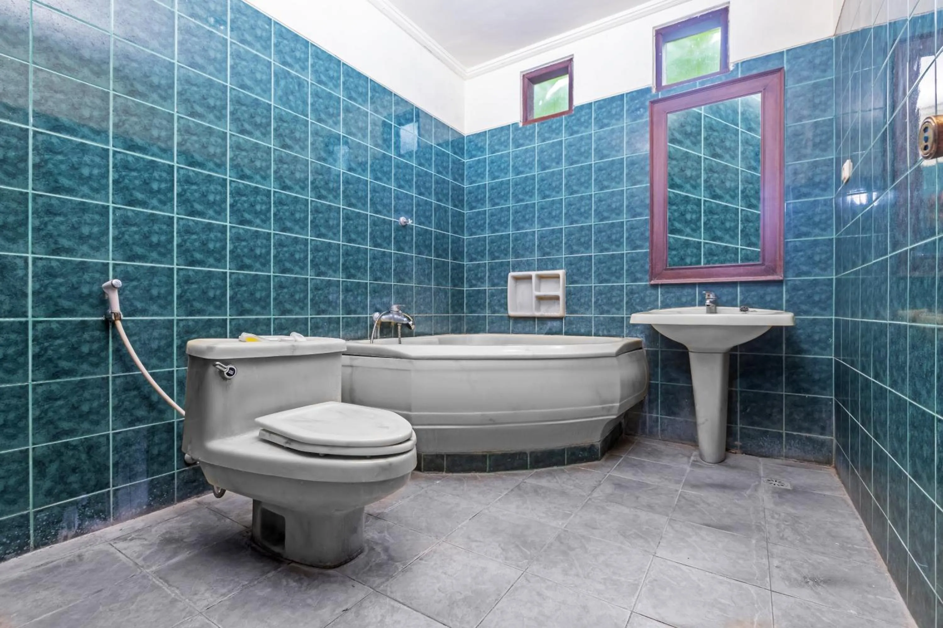 Bathroom in Dewi Sinta Hotel and Restaurant