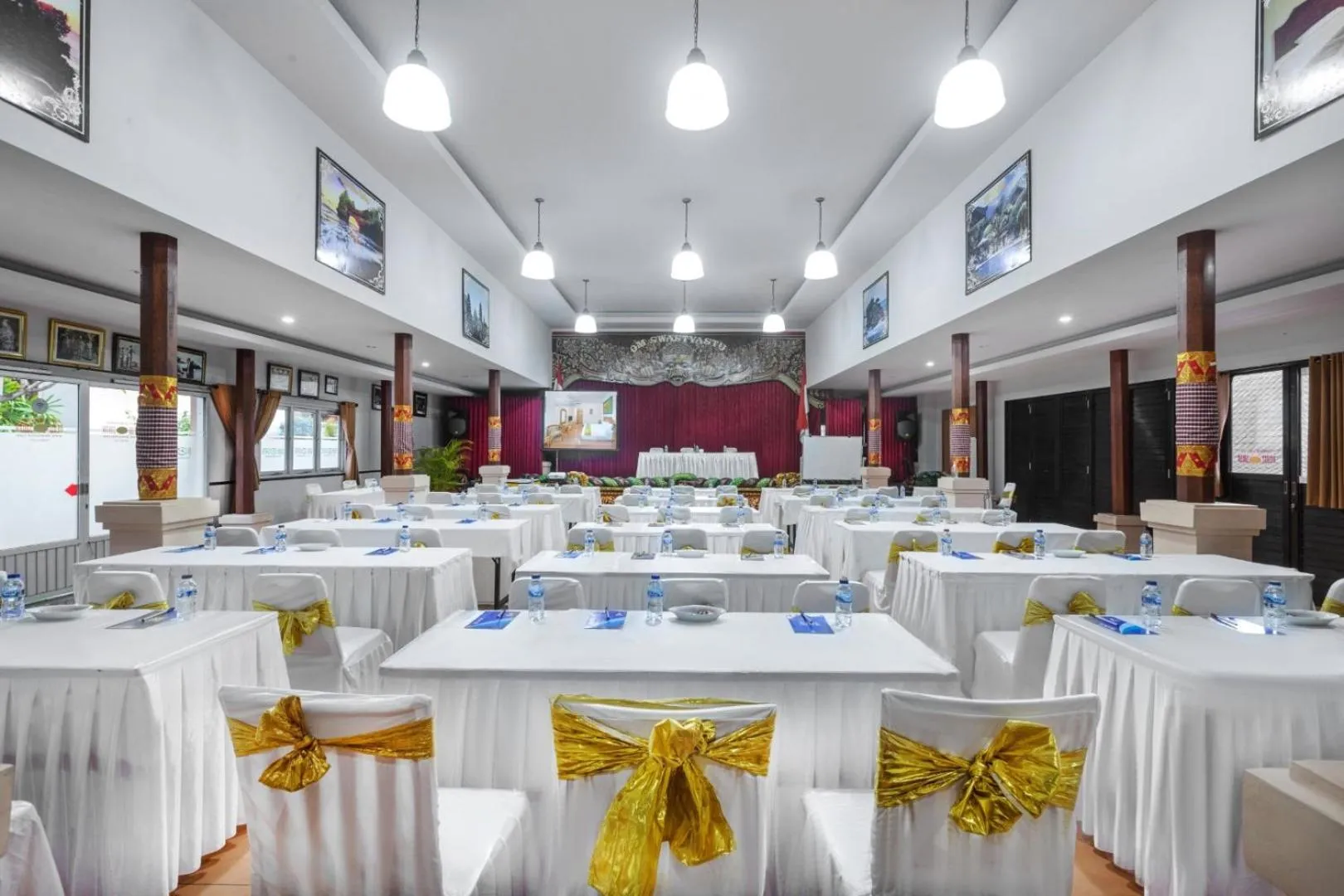 Business facilities in Dewi Sinta Hotel and Restaurant