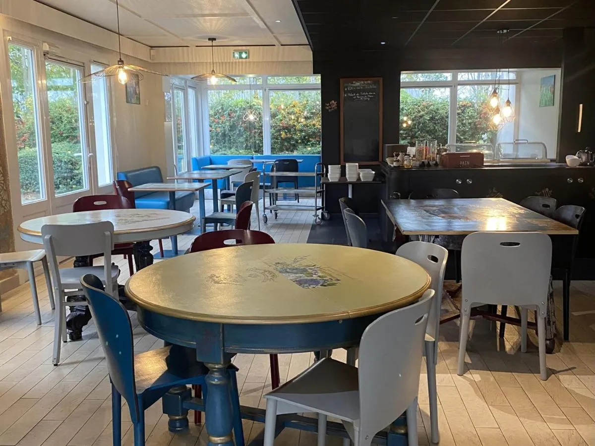 Breakfast in Brit Hotel Le Polder