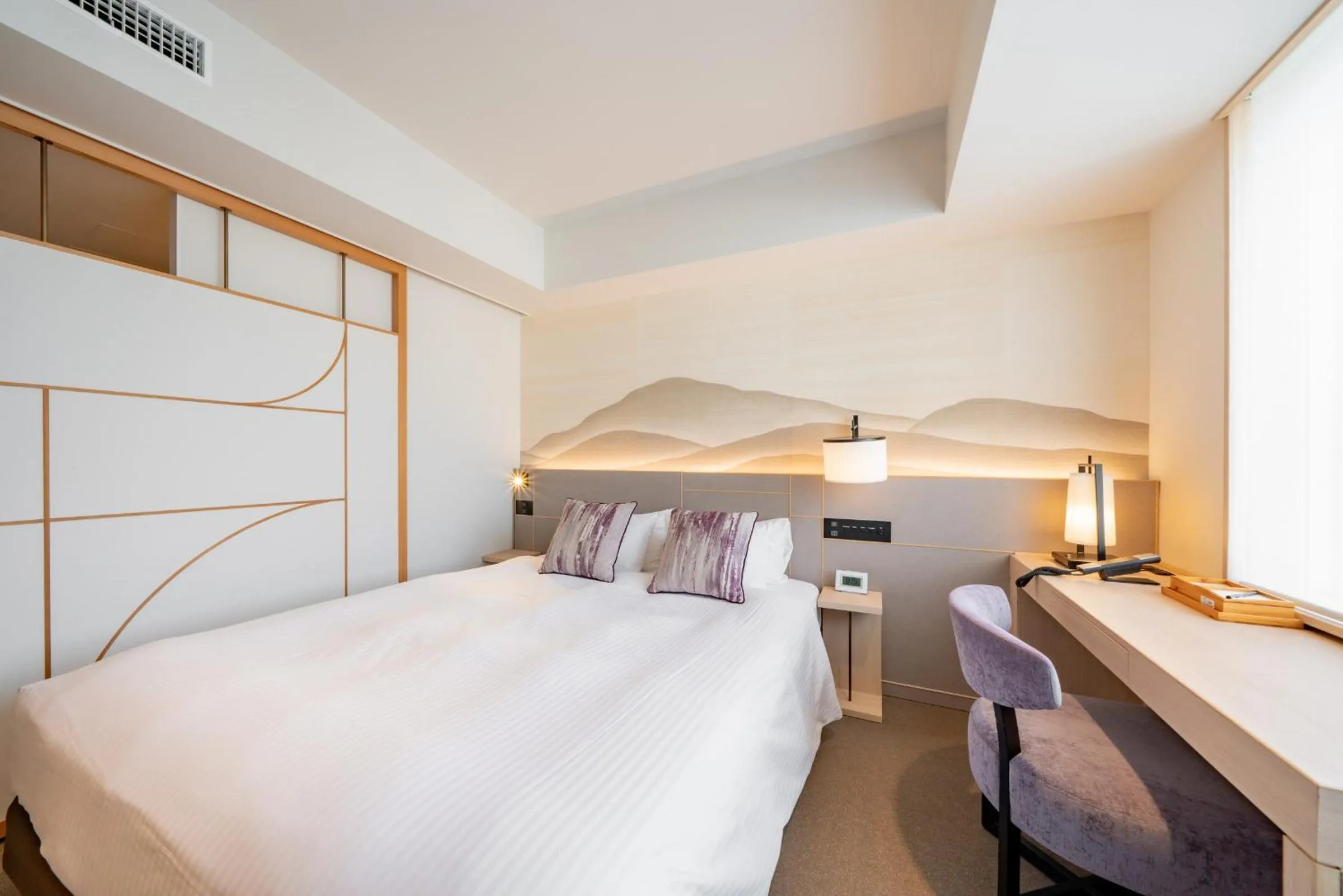 Photo of the whole room, Bed in Keio Prelia Hotel Kyoto Karasuma-Gojo