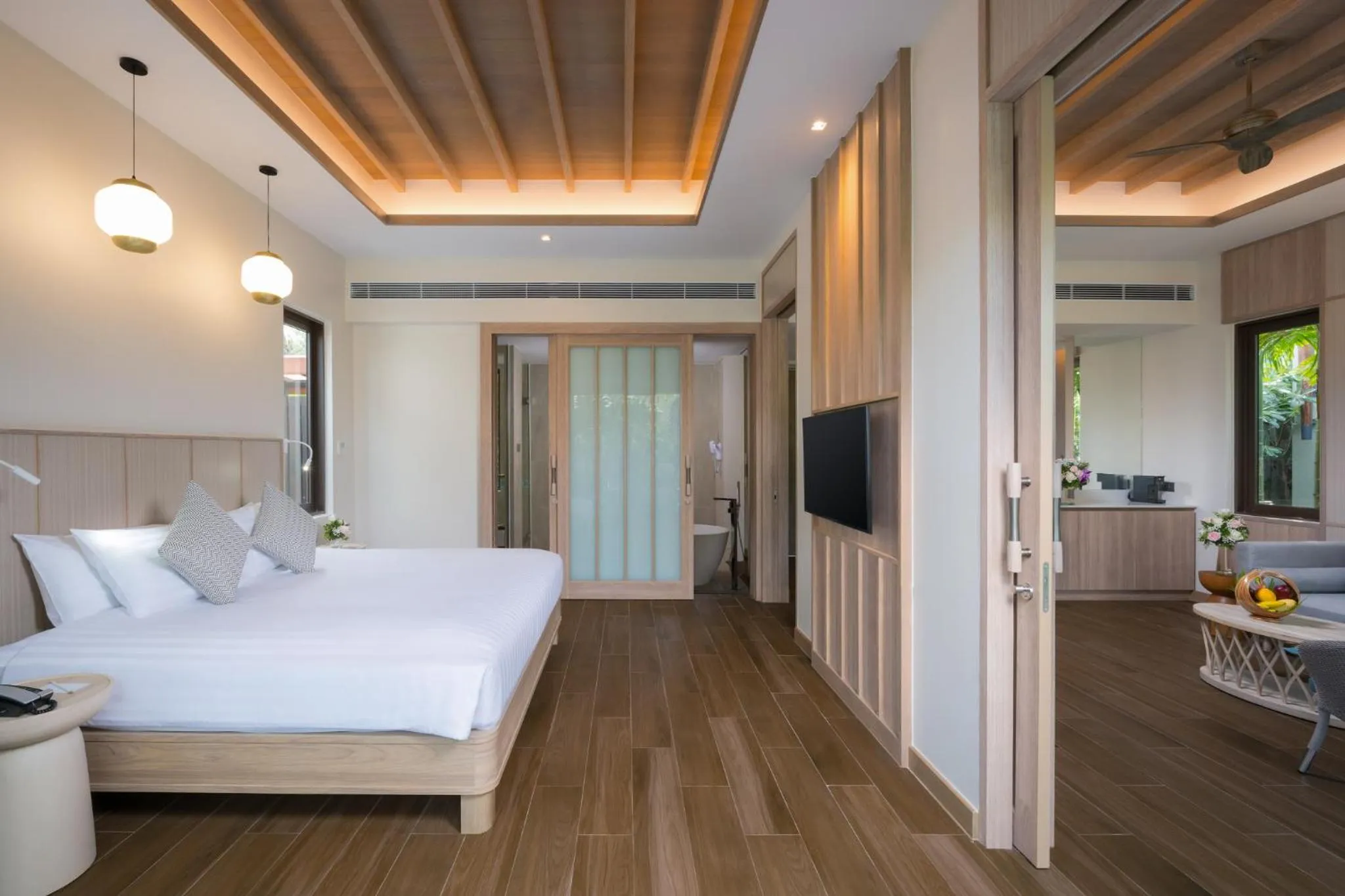 Bathroom, Bed in Mercure Samui Chaweng Tana