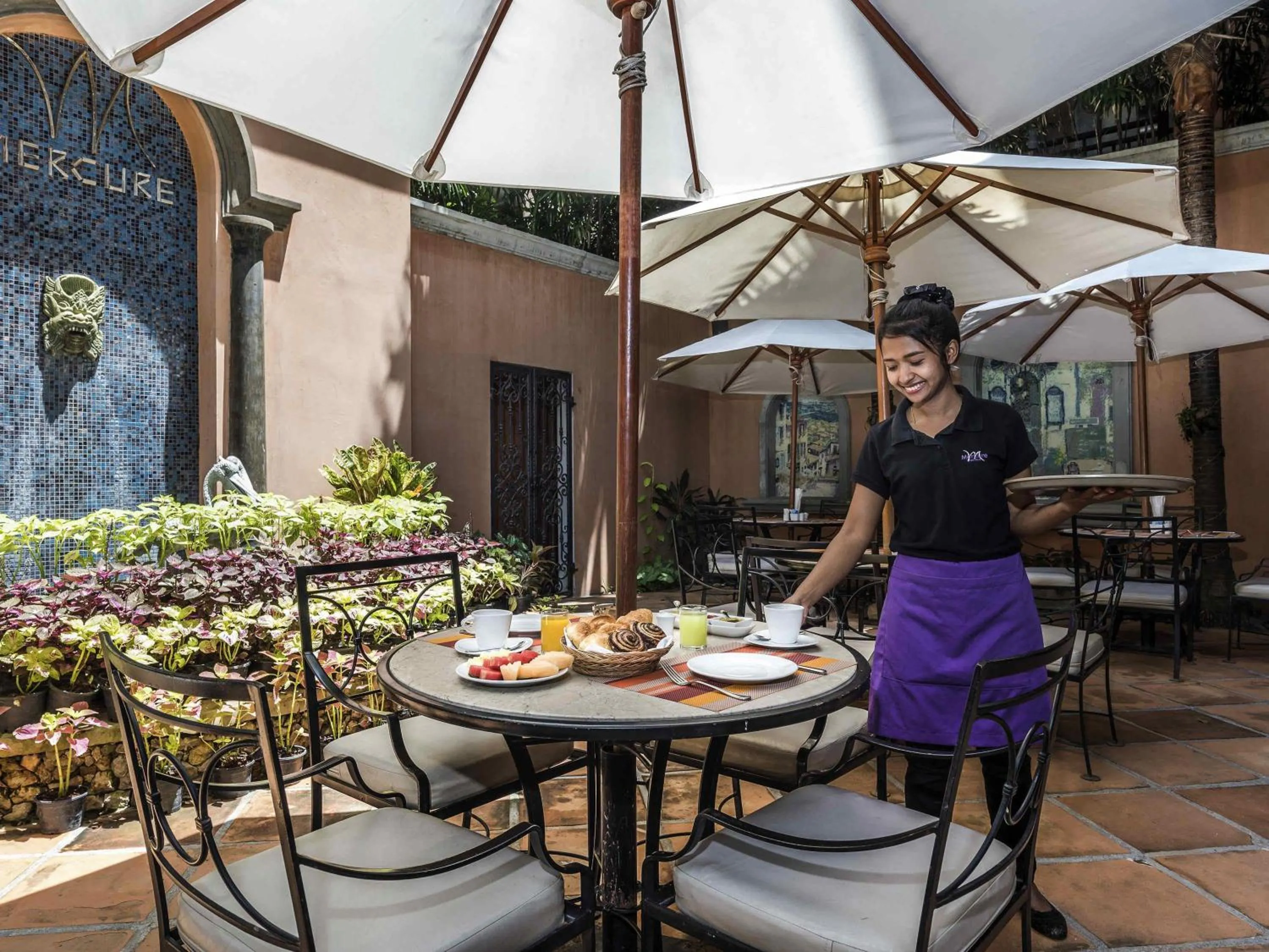 Restaurant/places to eat in Mercure Samui Chaweng Tana