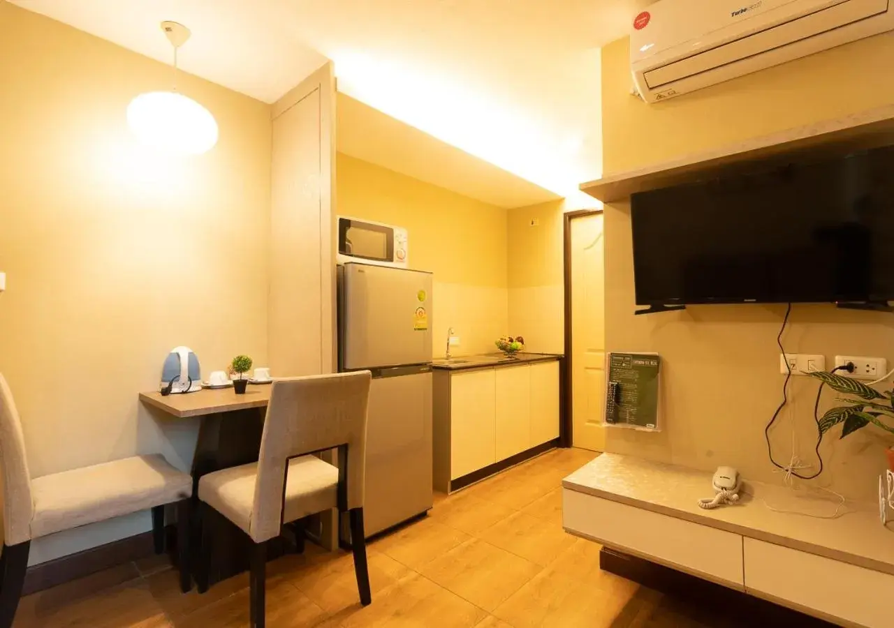 TV and multimedia in Greenview Ekkamai10 Suite TV and multimedia in Greenview Ekkamai10 Suite