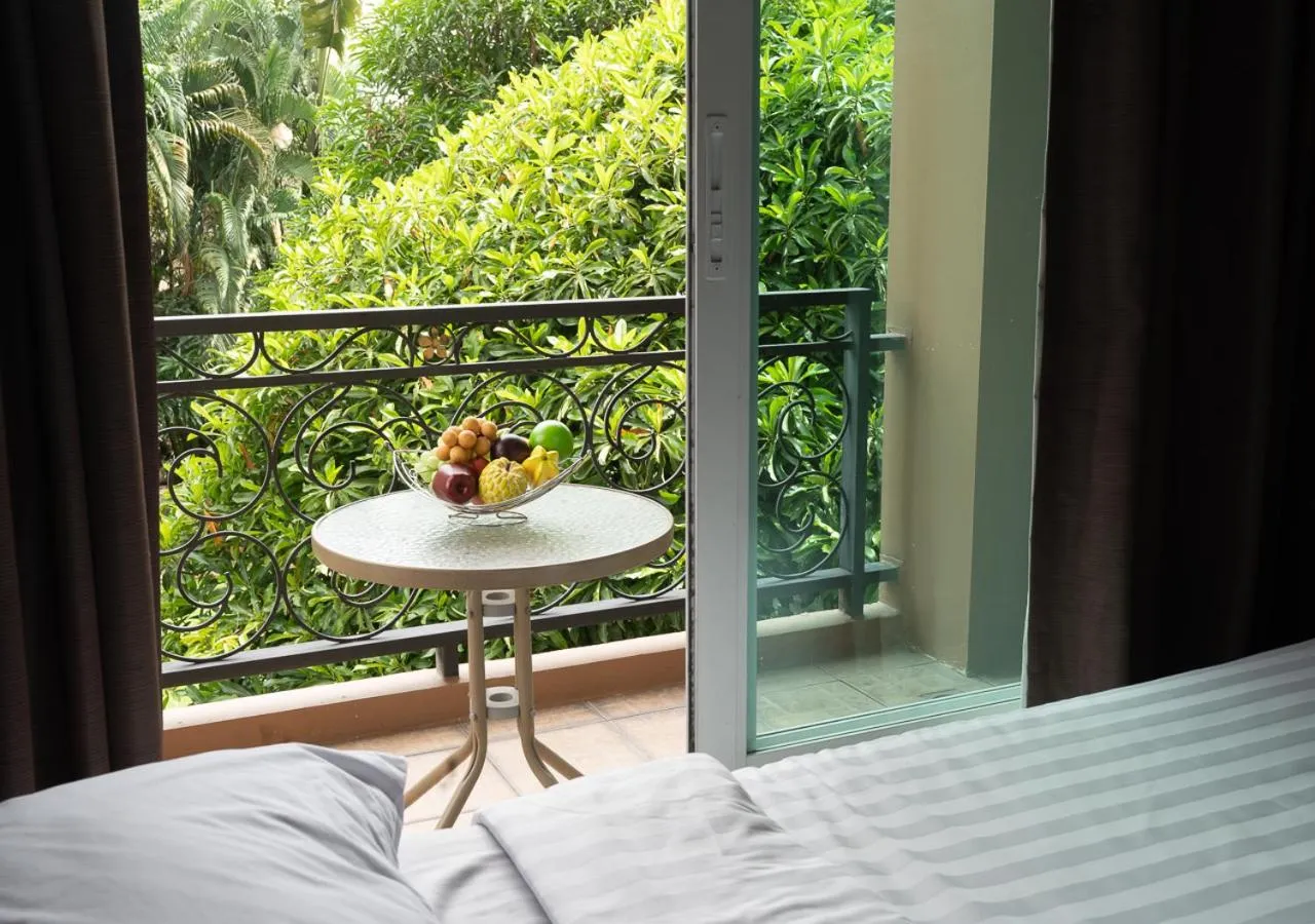 Bed in Greenview Ekkamai10 Suite