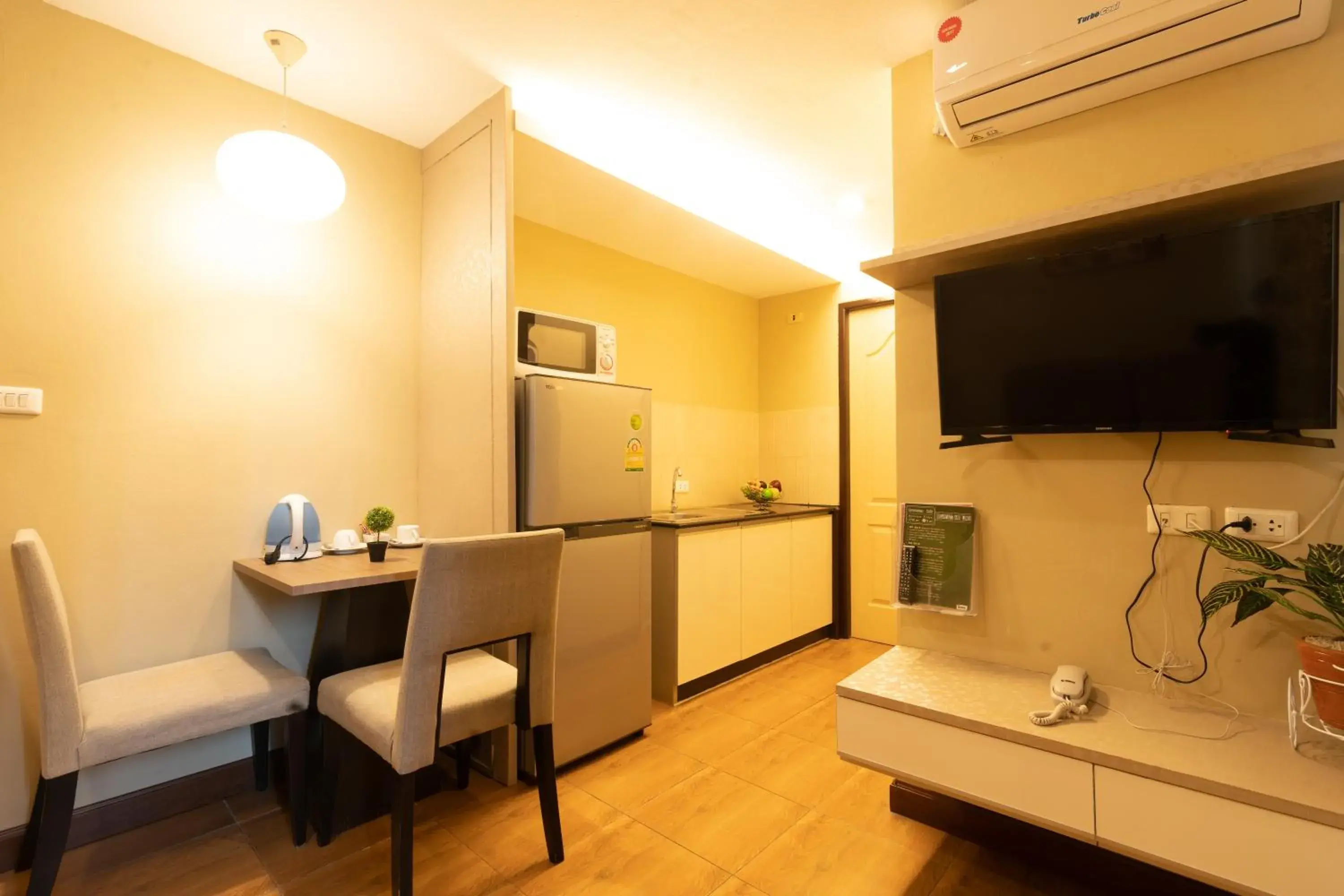 Apartment with Balcony in Greenview Ekkamai10 Suite Apartment with Balcony in Greenview Ekkamai10 Suite