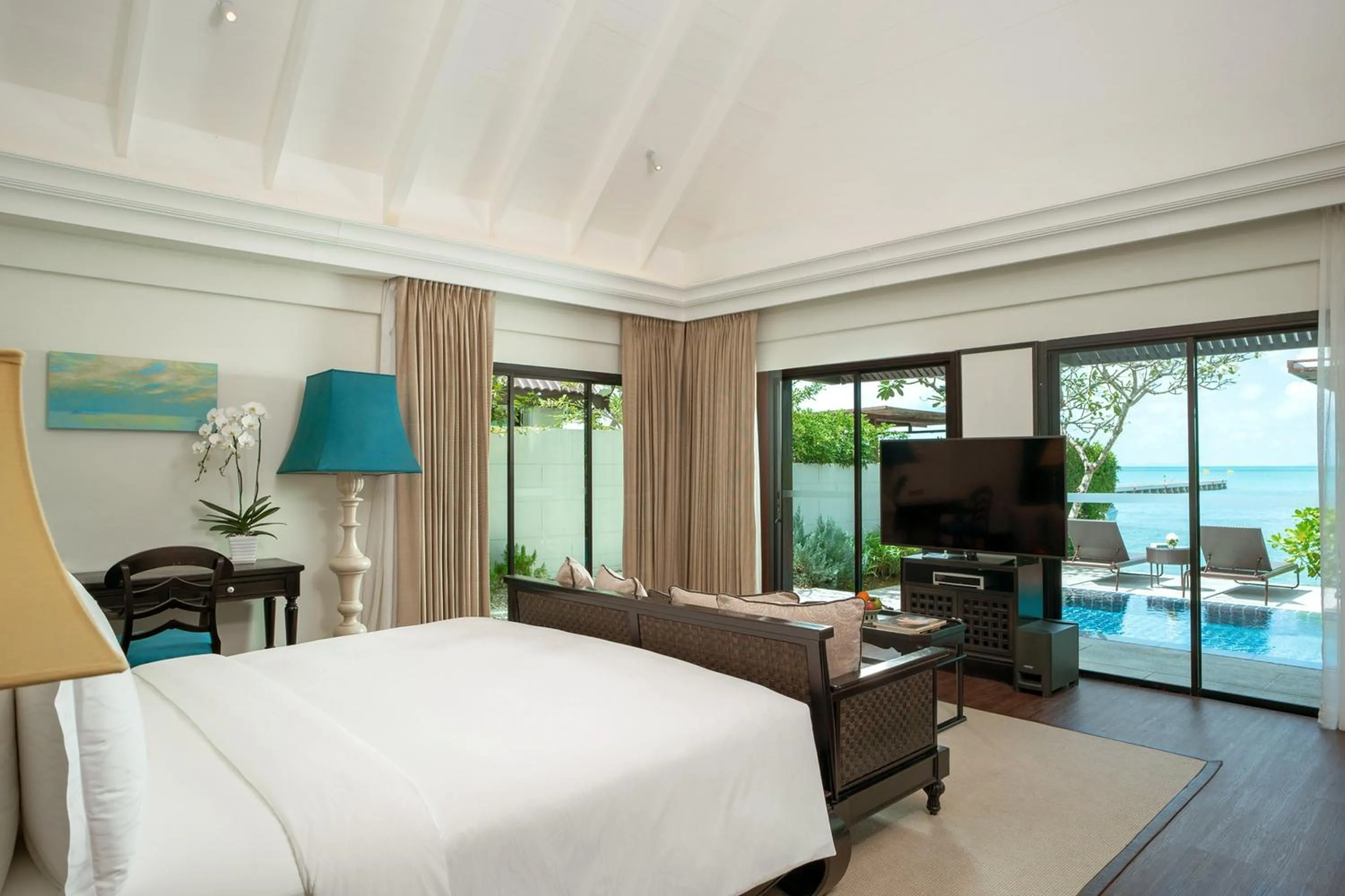 Photo of the whole room, Bed in InterContinental Koh Samui Resort by IHG
