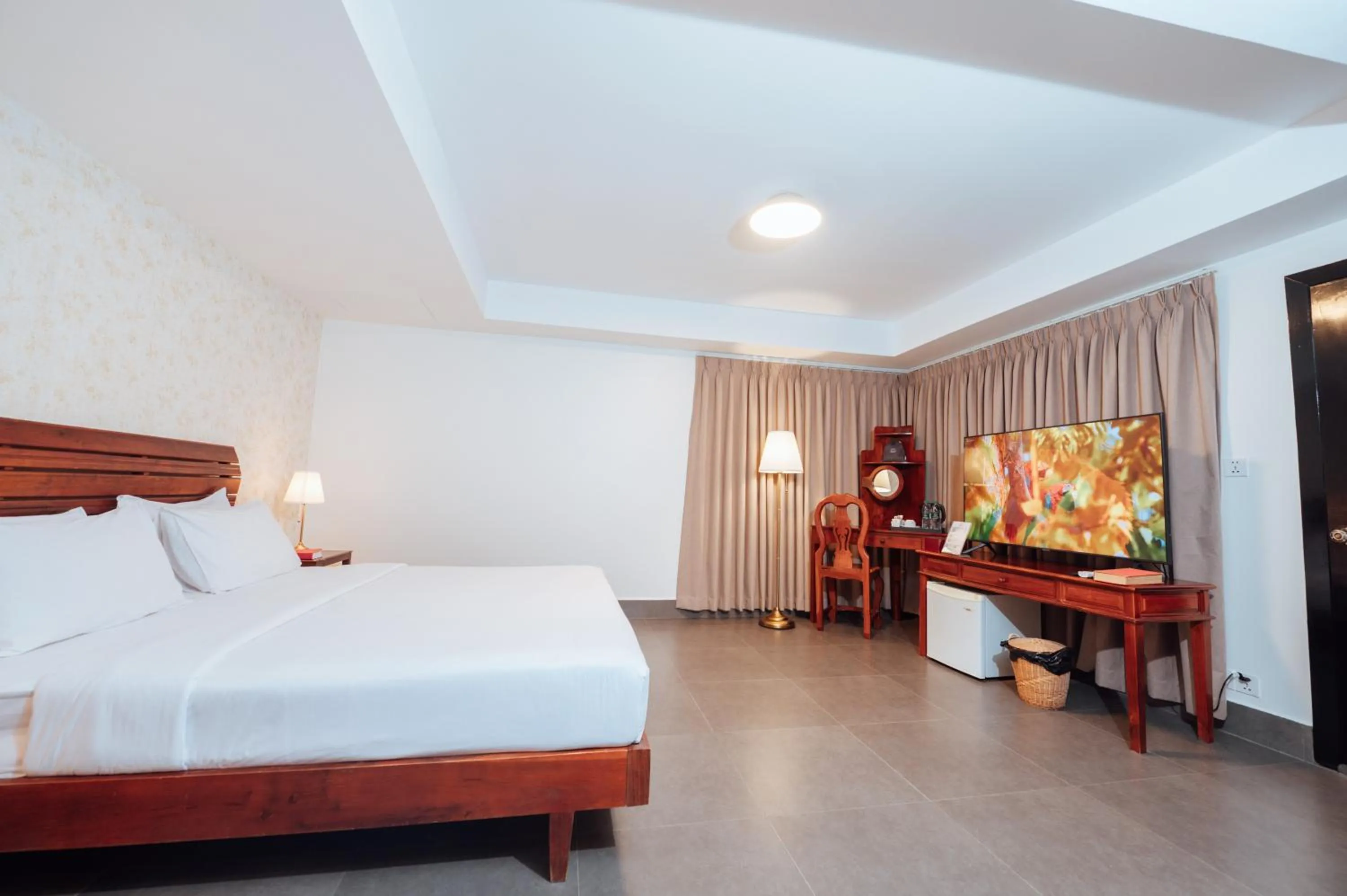 Bedroom, Bed in Cambodian Country Club