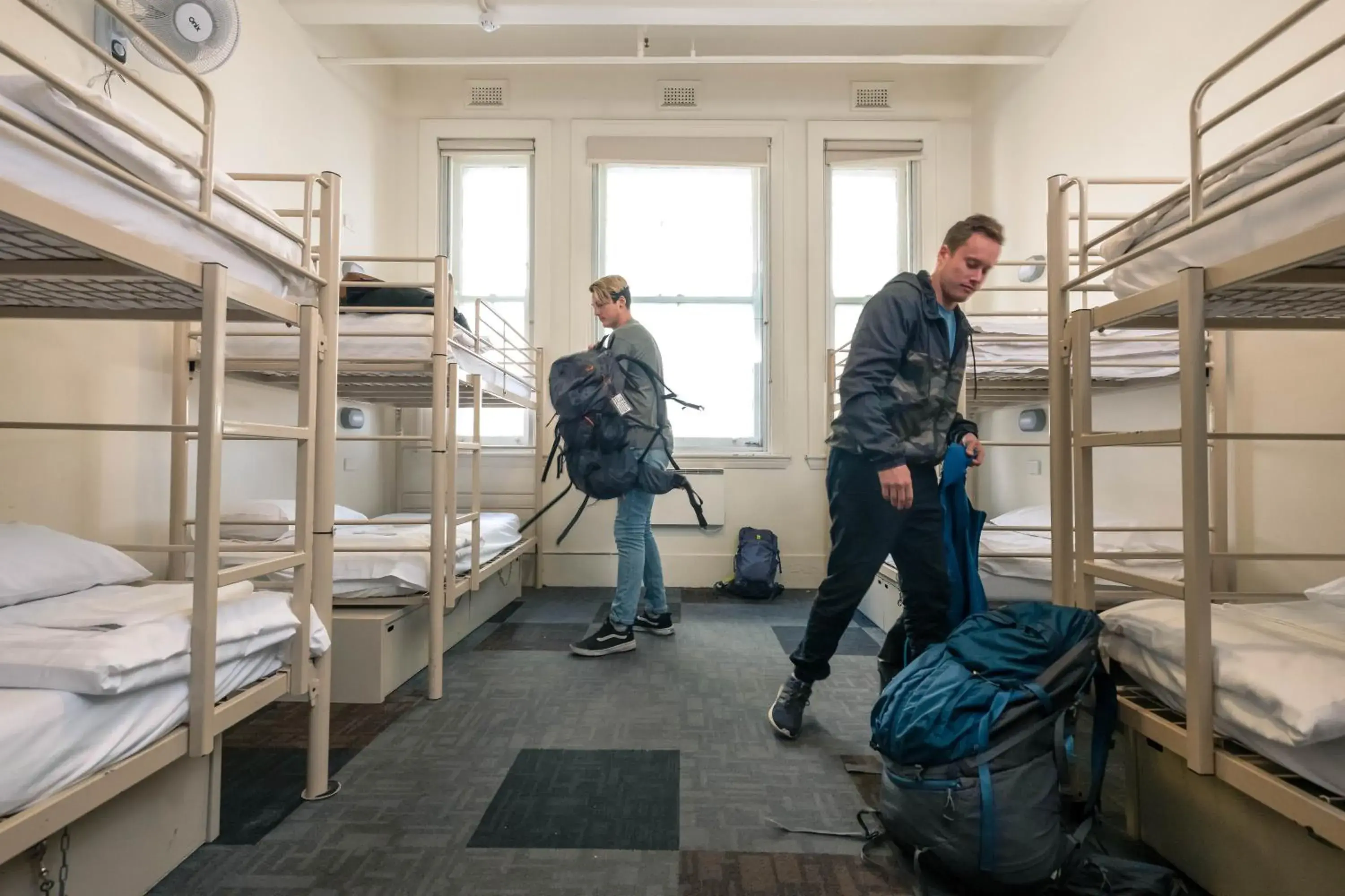 People, Bed in YHA Melbourne Central People, Bed in YHA Melbourne Central