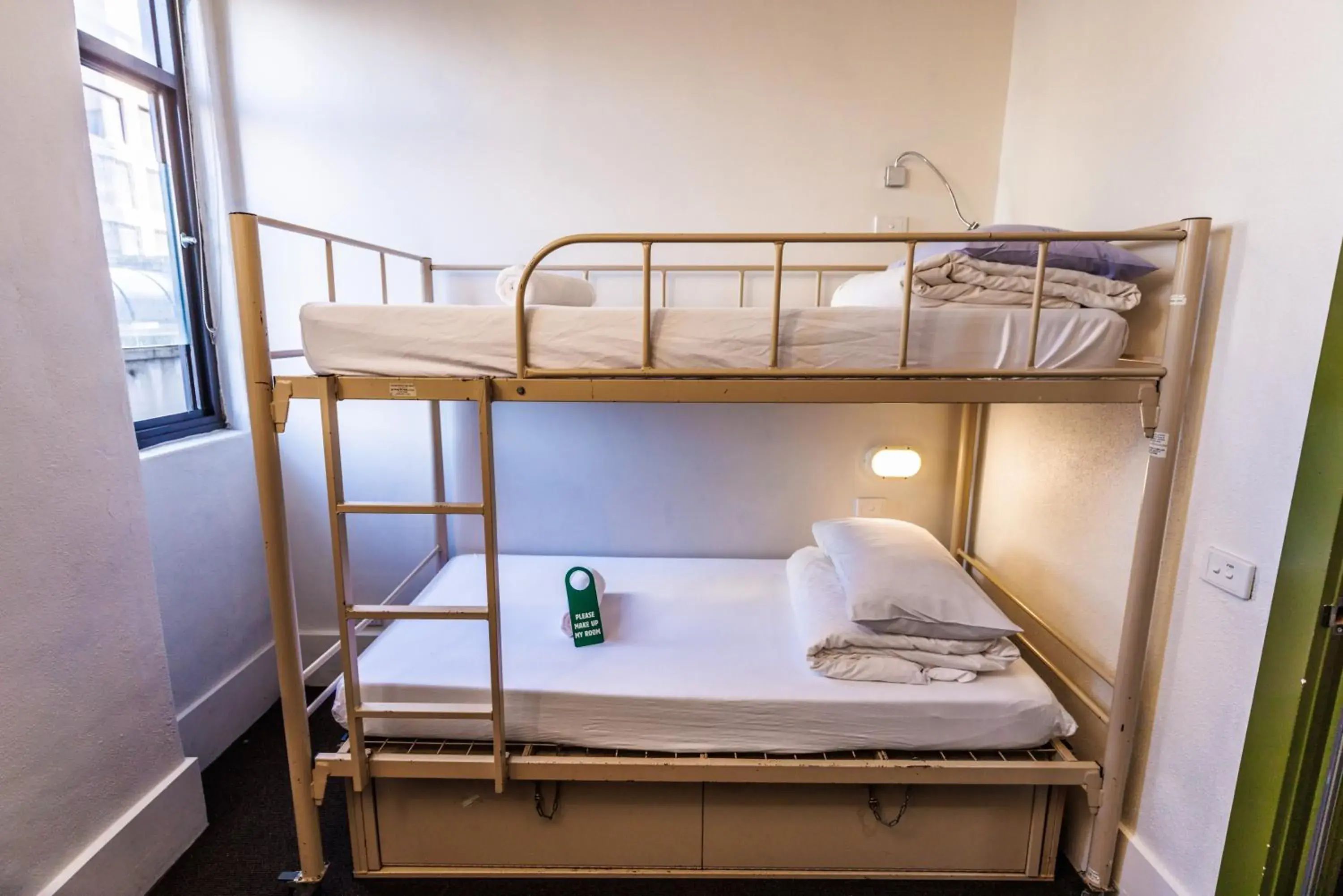 Bedroom, Bed in YHA Melbourne Central Bedroom, Bed in YHA Melbourne Central