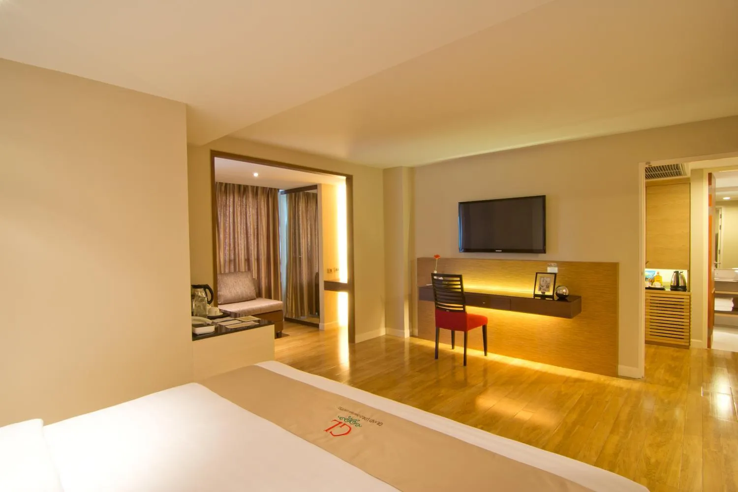 Bed in Grand Lord Boutique Hotel -Srinakarin