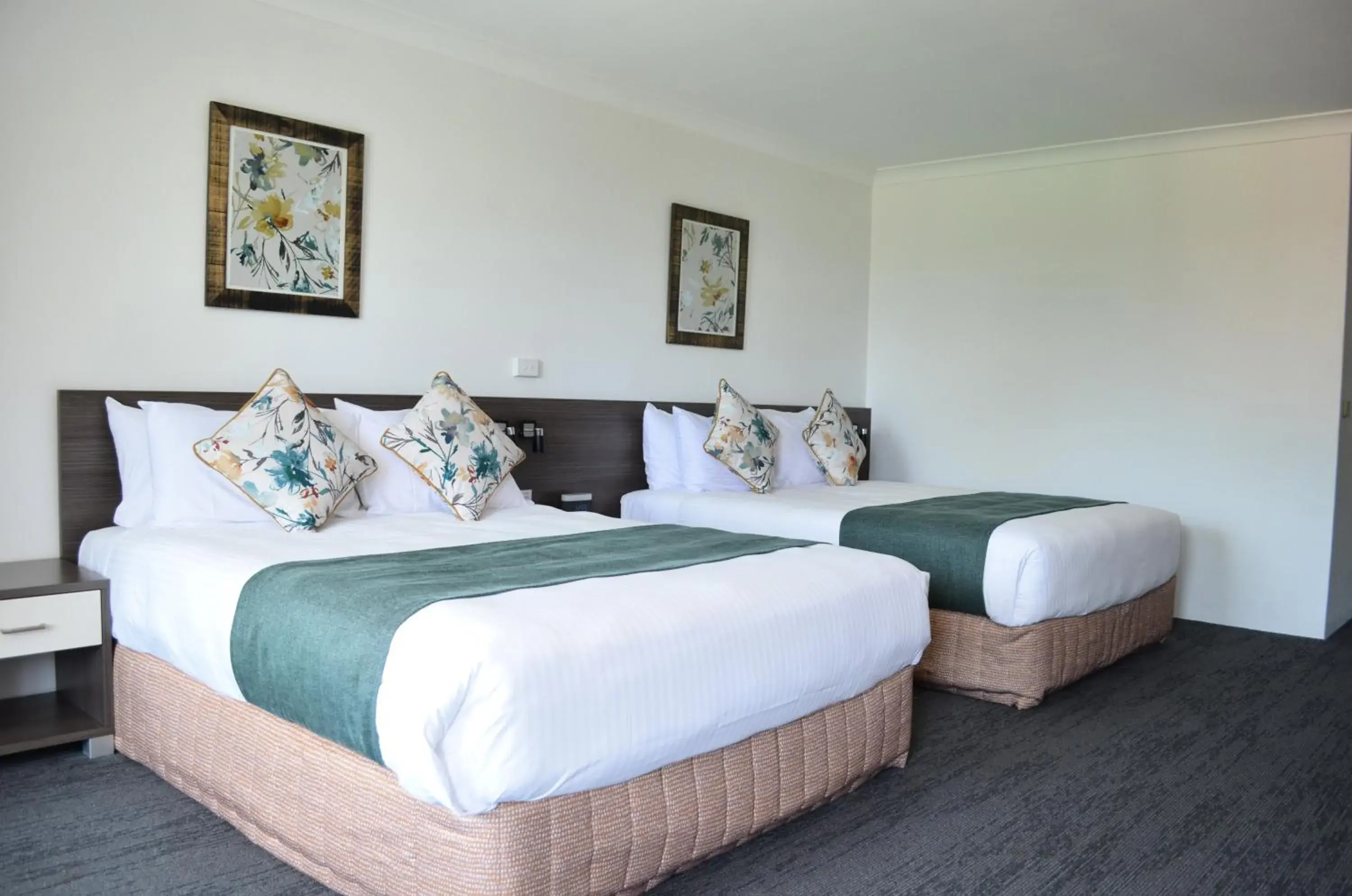 Bedroom, Bed in Bathurst Motor Inn Bedroom, Bed in Bathurst Motor Inn