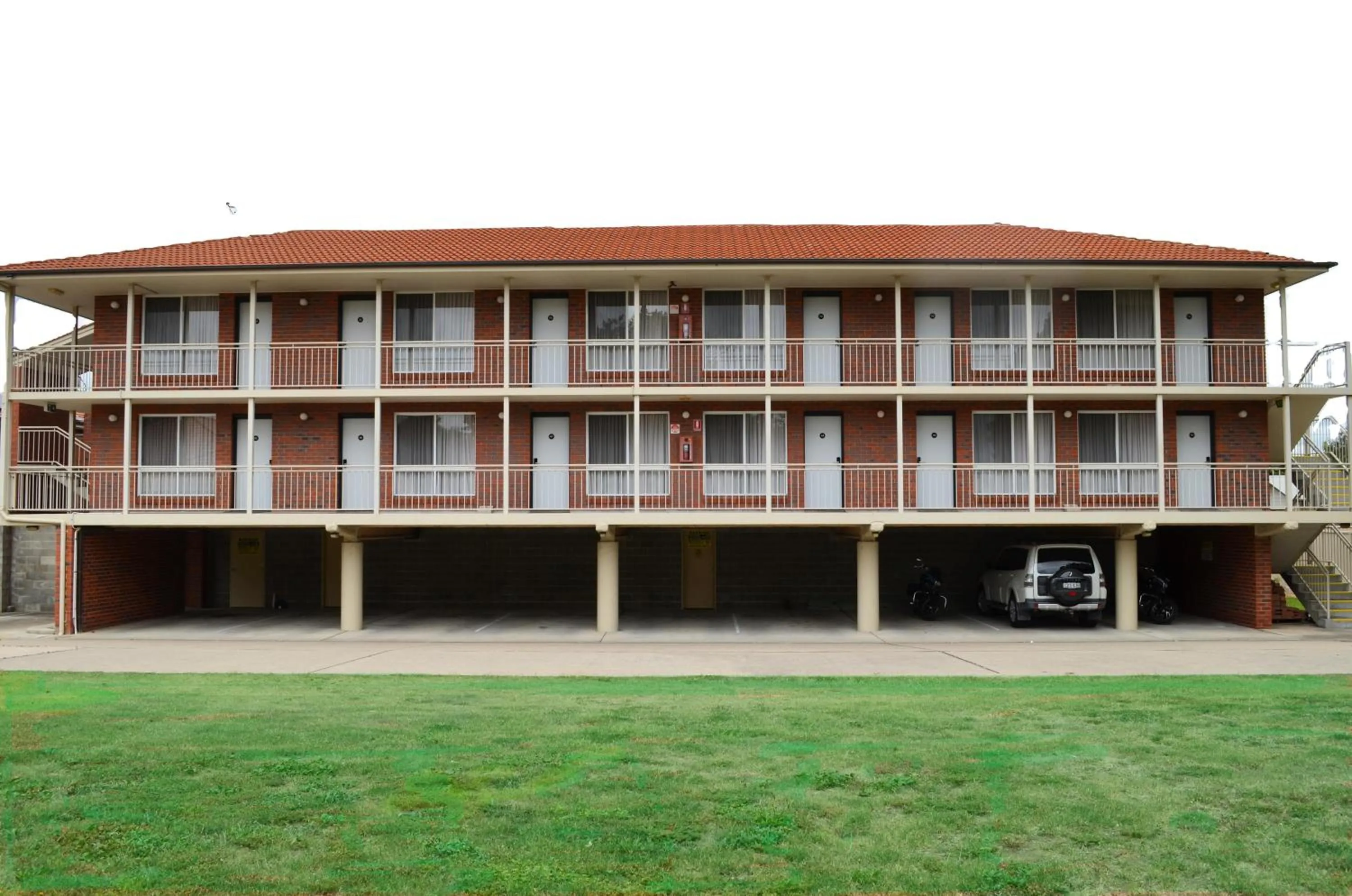 Property building in Bathurst Motor Inn