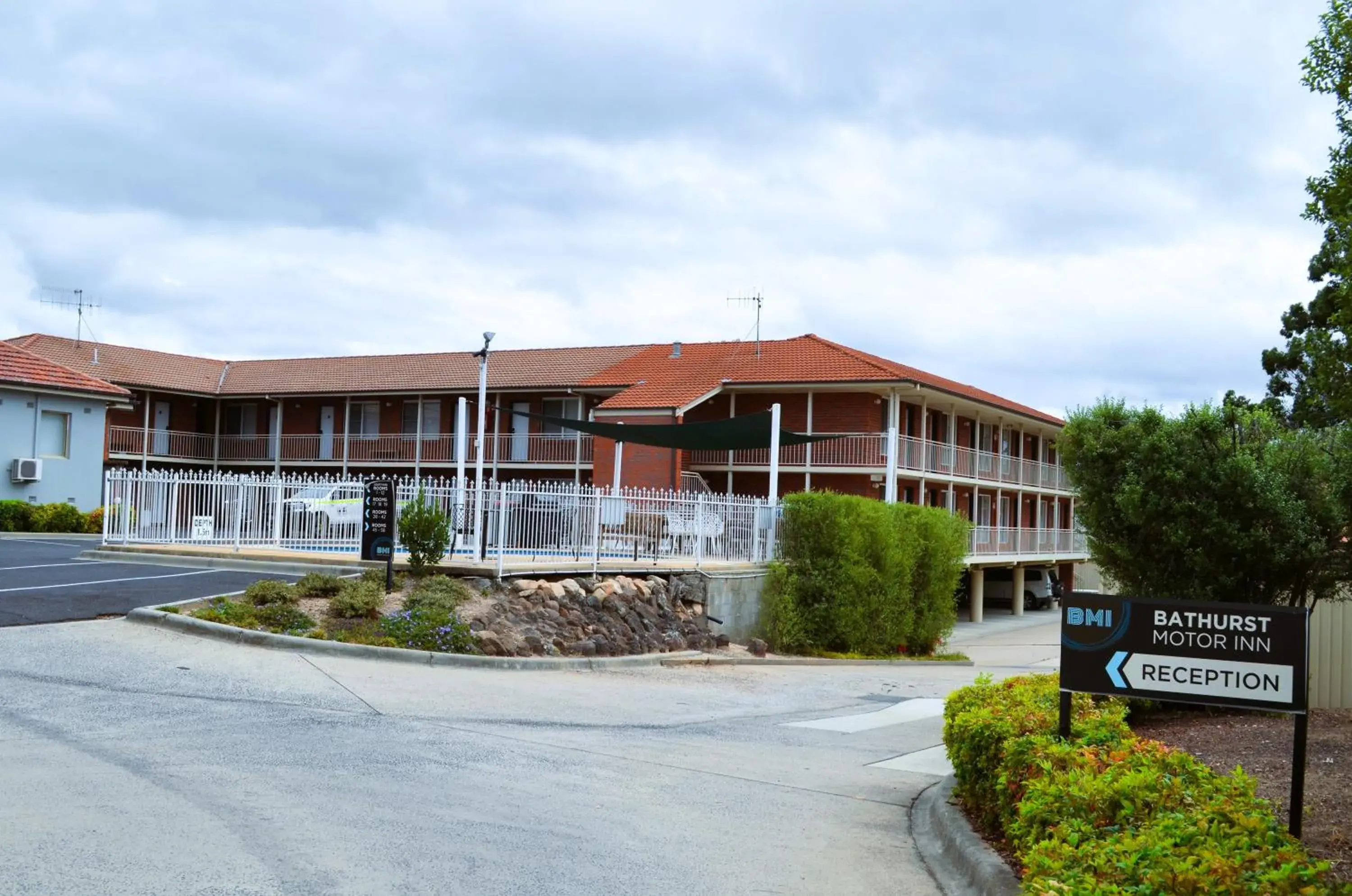 Property building in Bathurst Motor Inn Property building in Bathurst Motor Inn