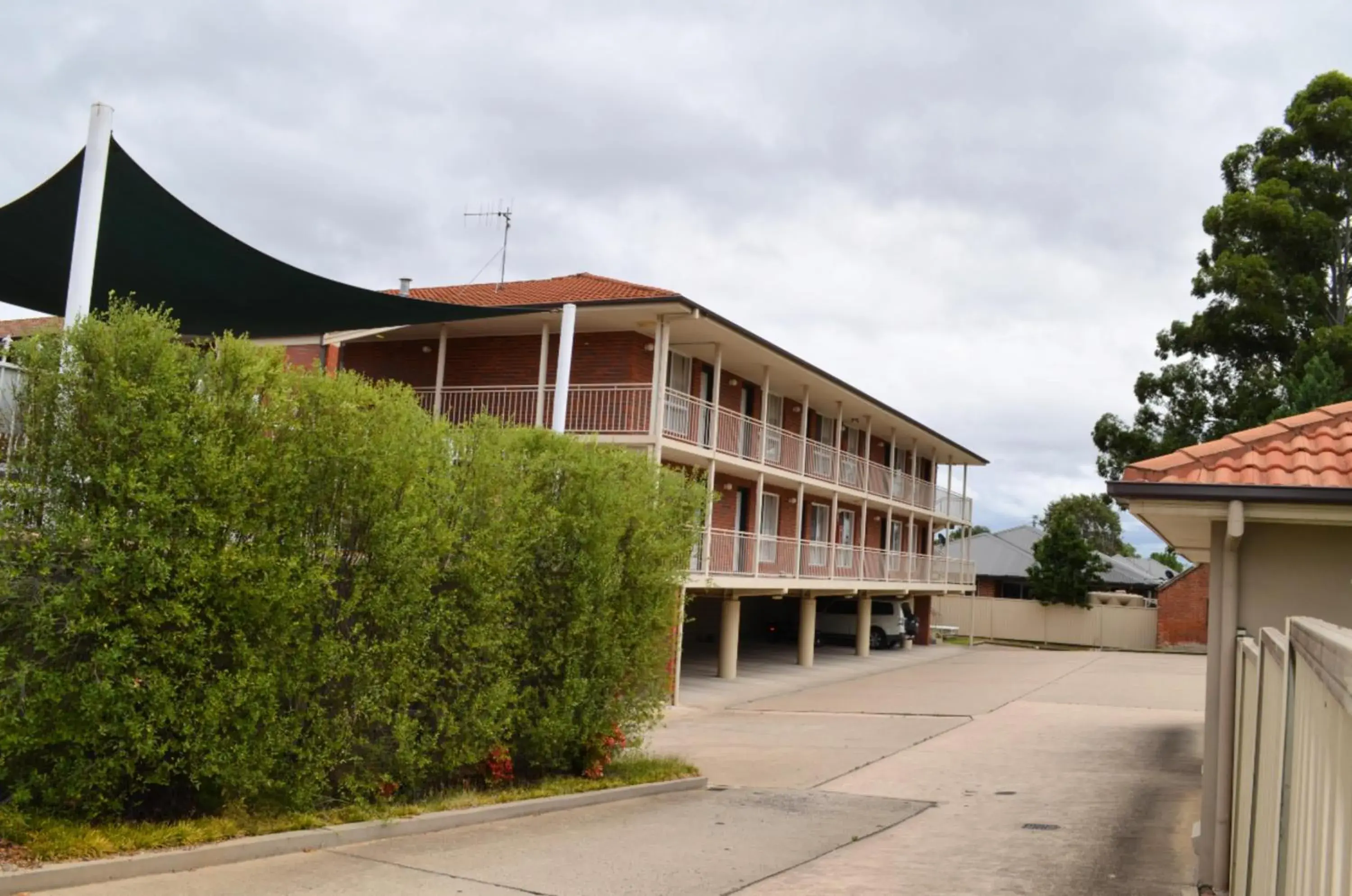 Property building in Bathurst Motor Inn Property building in Bathurst Motor Inn