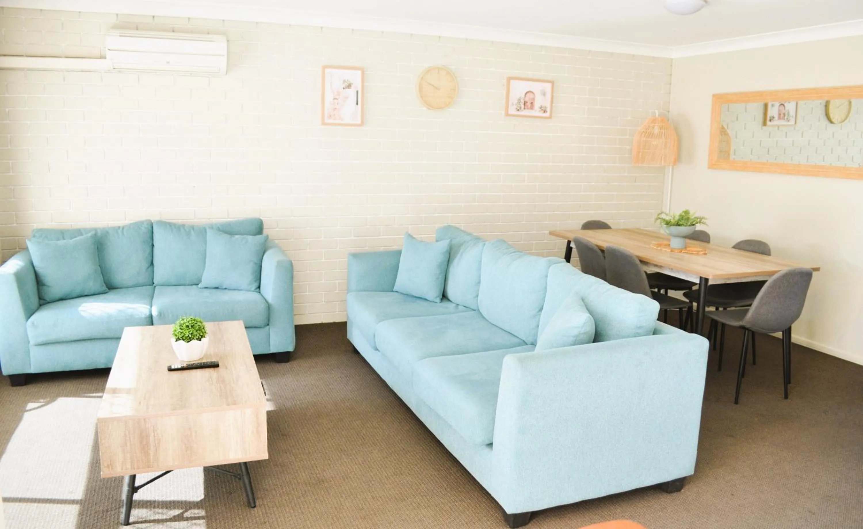 Living room in Bathurst Motor Inn