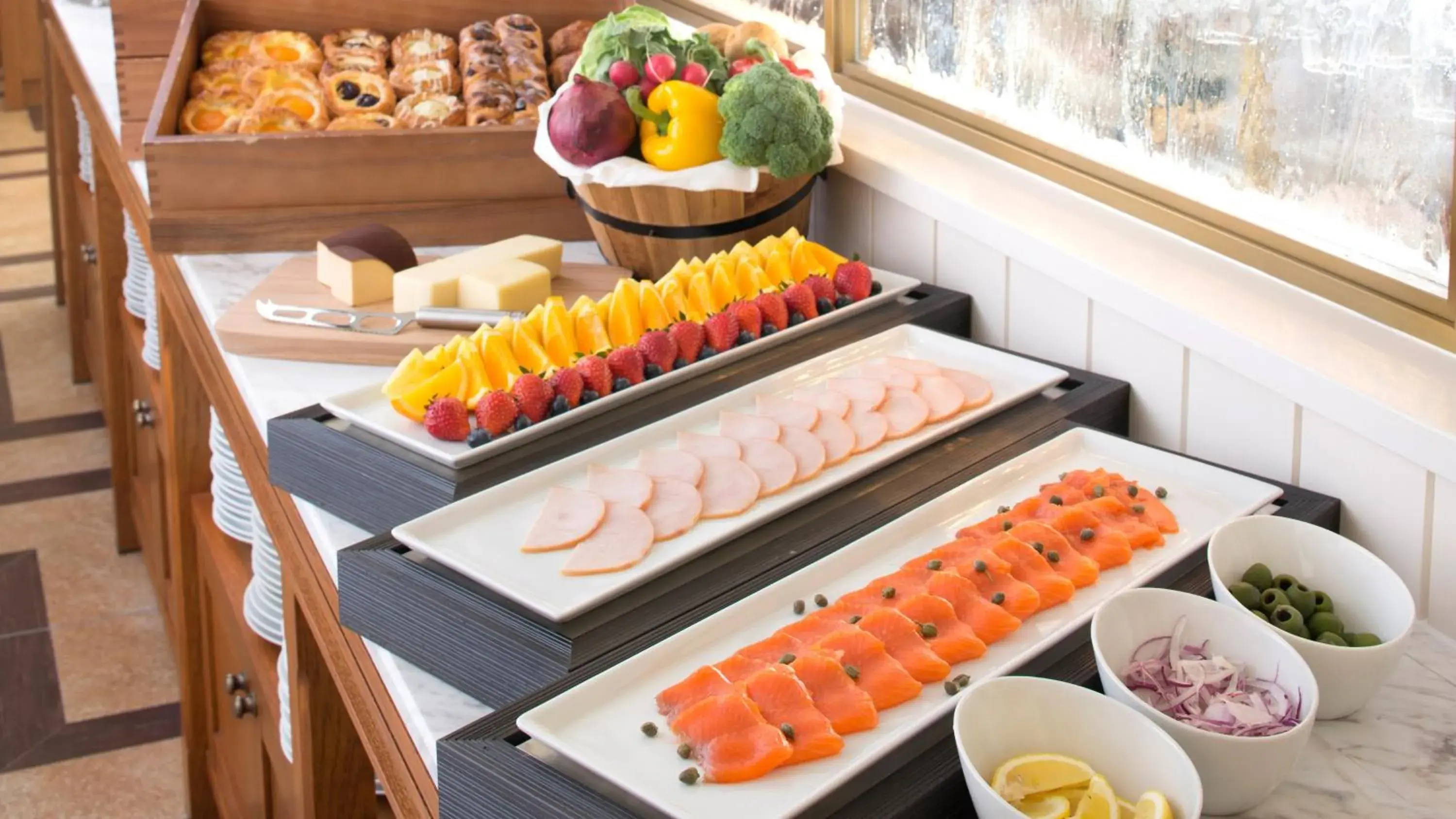 Restaurant/places to eat in InterContinental Yokohama Grand by IHG Restaurant/places to eat in InterContinental Yokohama Grand by IHG