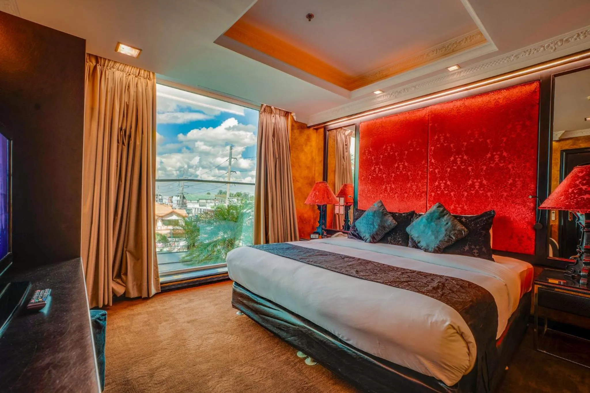 Bed in Fields Plaza Hotel by ABC