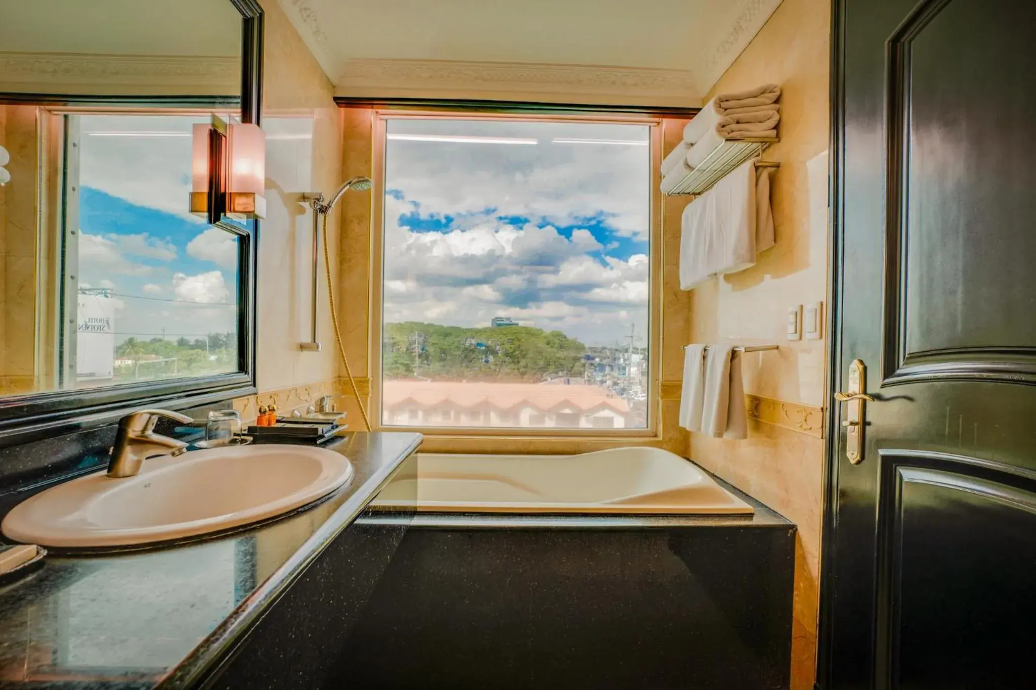 Fields Plaza Hotel by ABC Fields Plaza Hotel by ABC