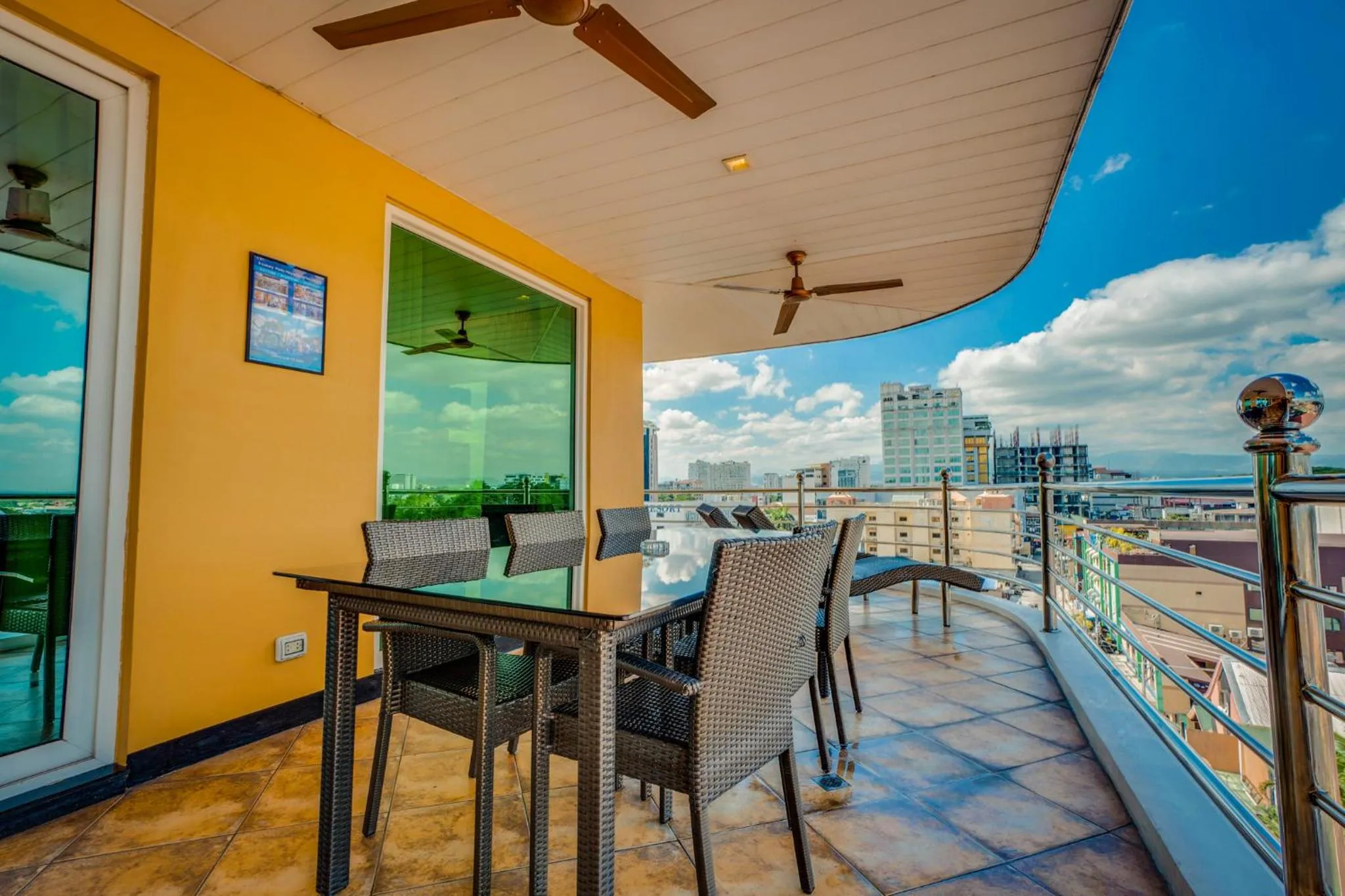 Fields Plaza Hotel by ABC