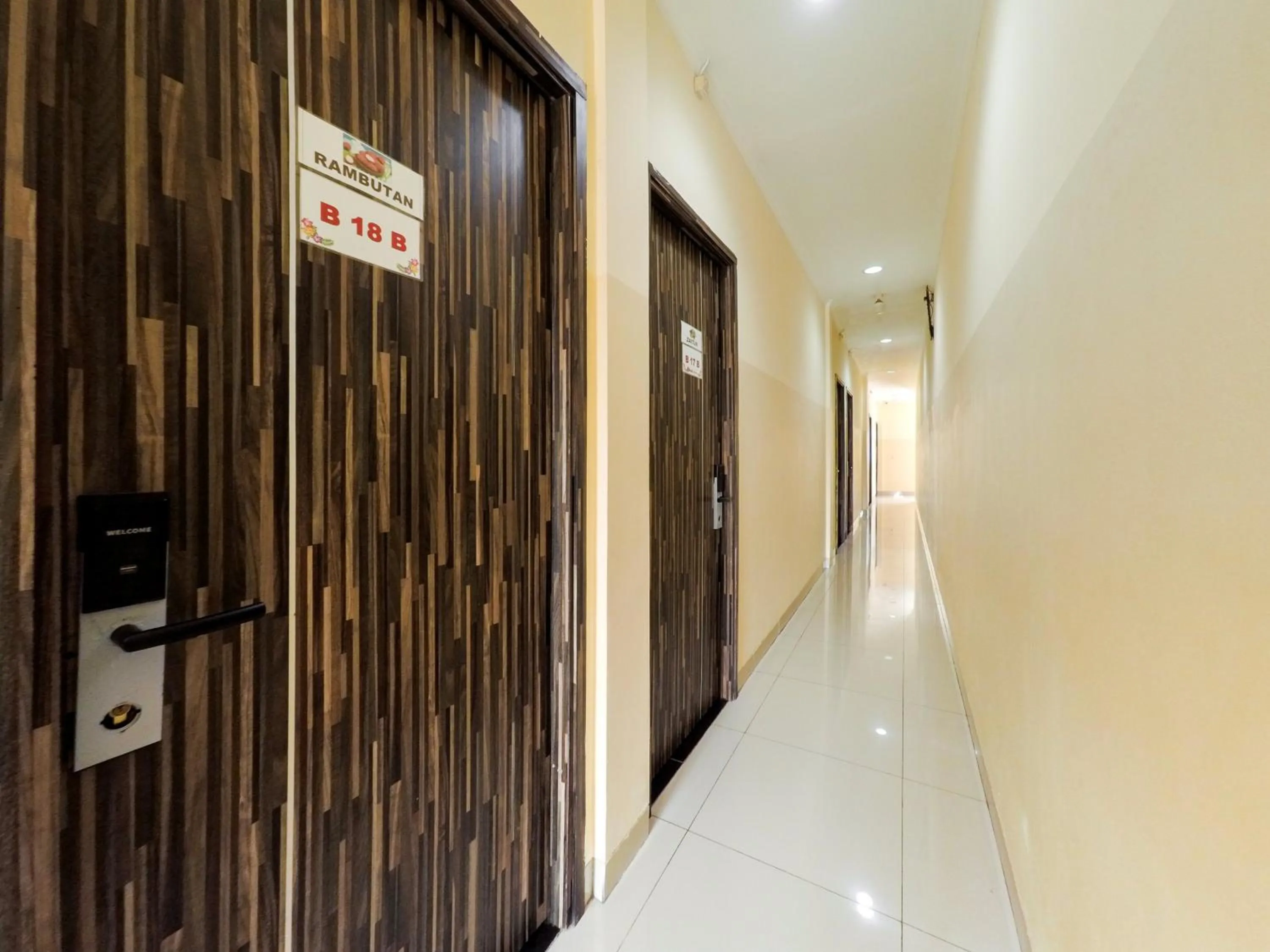 Property building in RedDoorz Plus near Mall Ciputra Jakarta