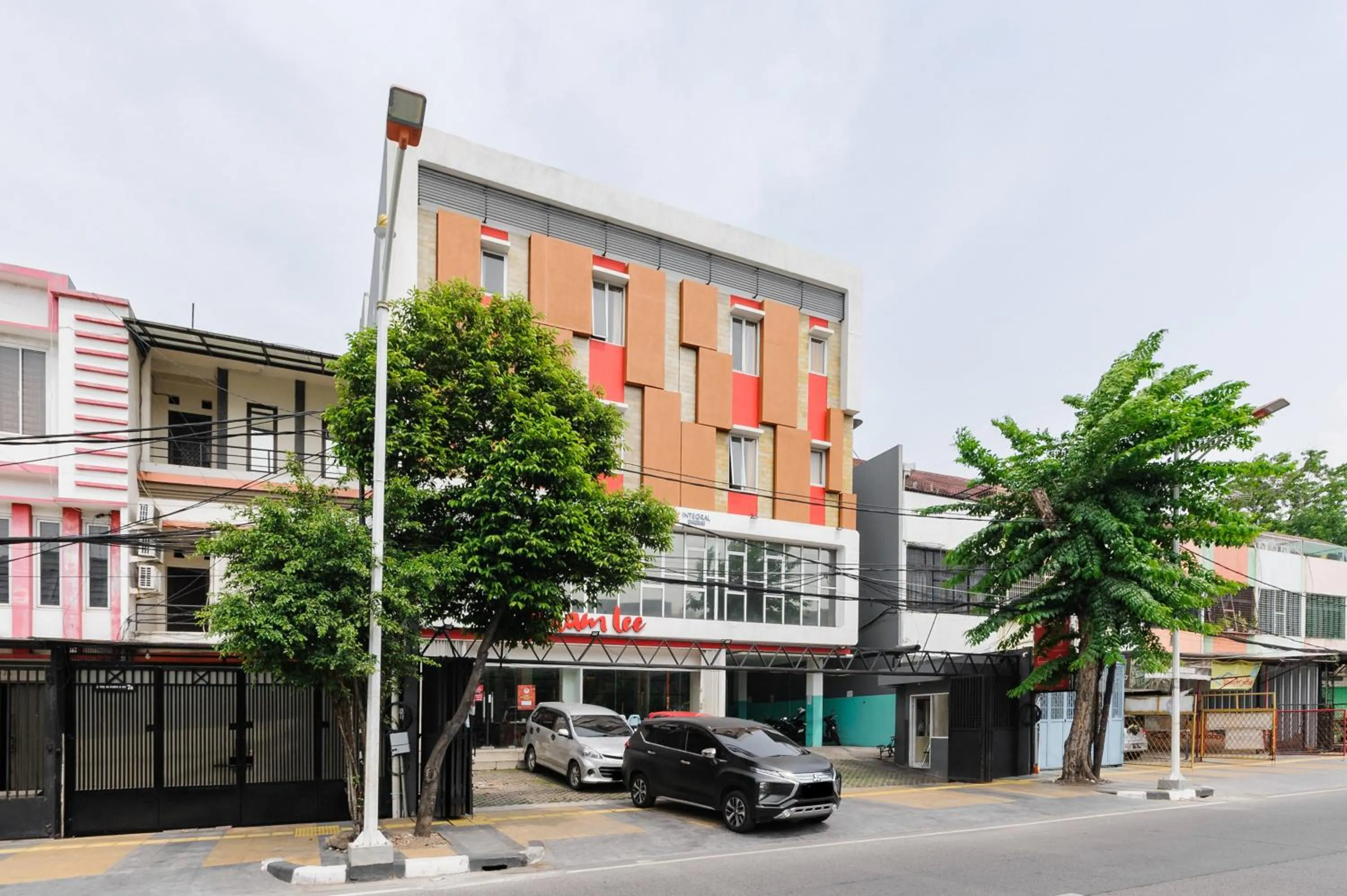 Facade/entrance in RedDoorz Plus near Mall Ciputra Jakarta