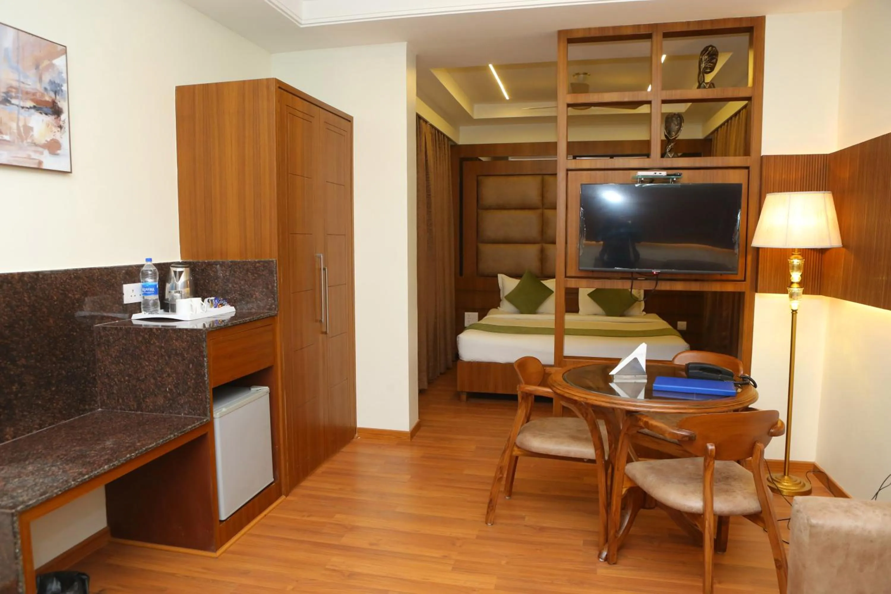 Bed in Karon Hotels - Lajpat Nagar