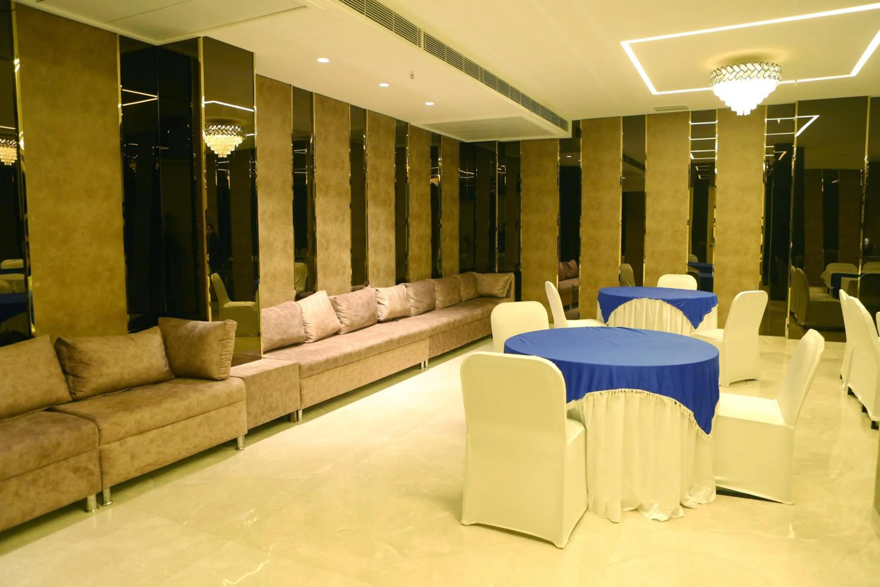 Banquet/Function facilities in Karon Hotels - Lajpat Nagar