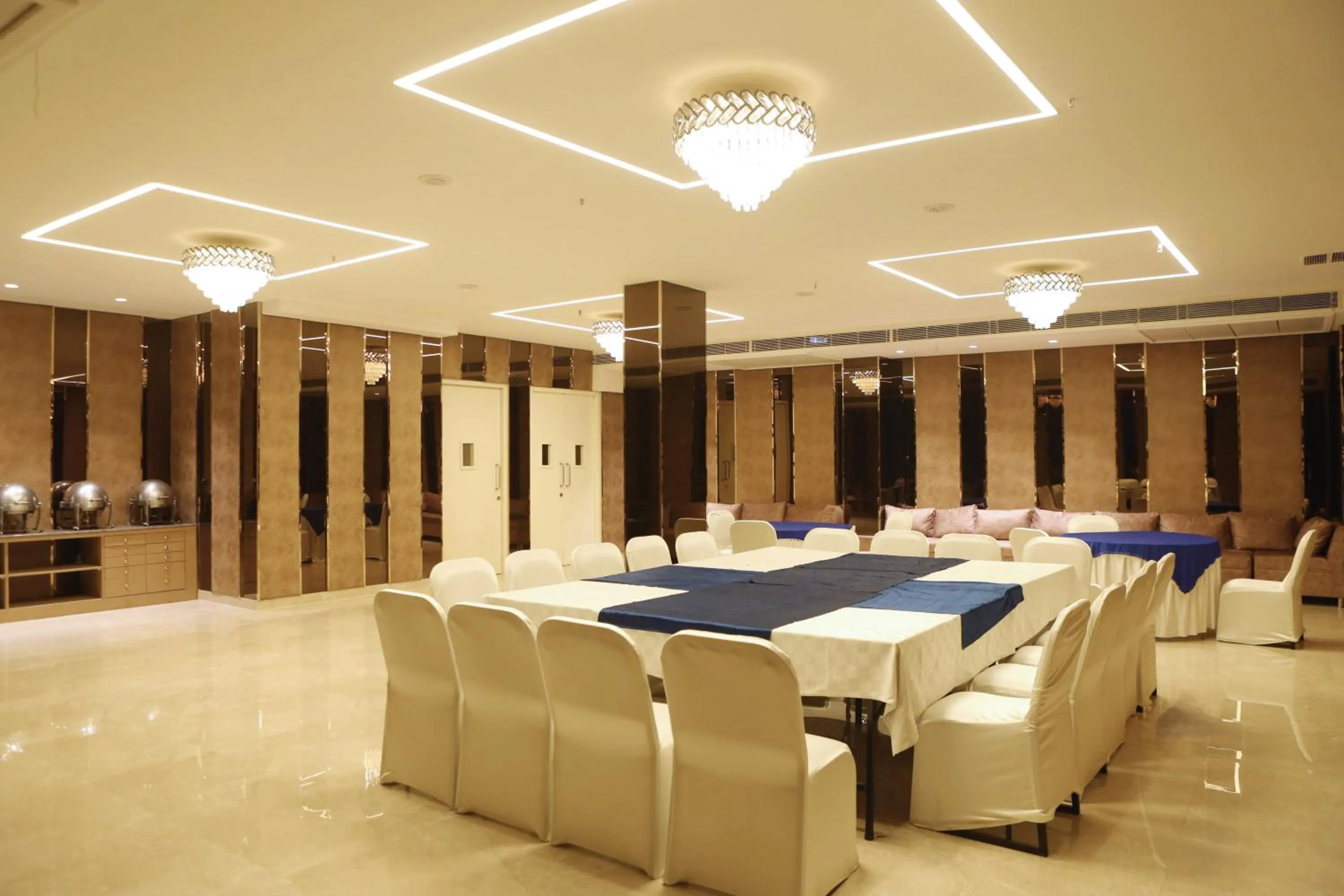Banquet/Function facilities in Karon Hotels - Lajpat Nagar