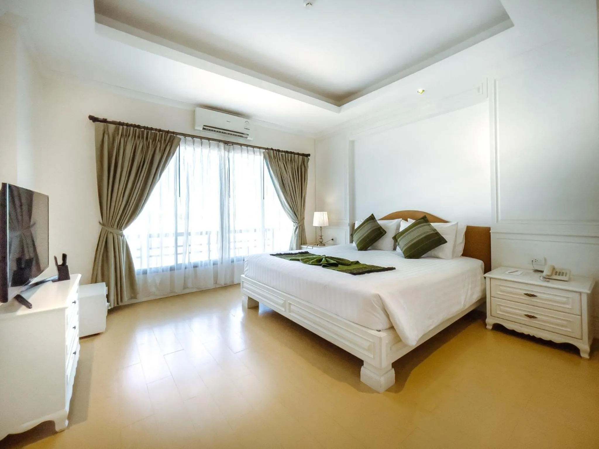 Bed in Royal Nakhara Hotel and Convention Centre