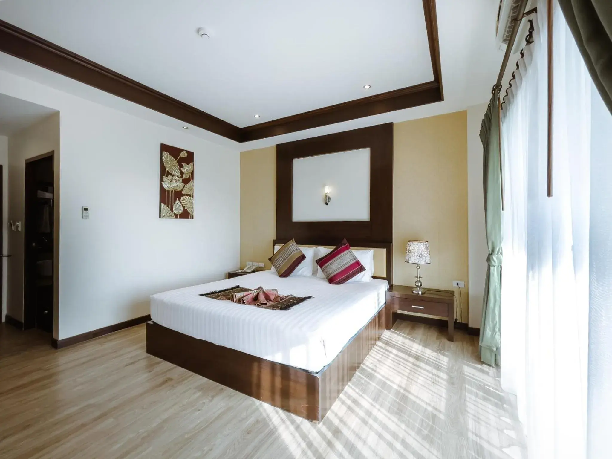 Bed in Royal Nakhara Hotel and Convention Centre Bed in Royal Nakhara Hotel and Convention Centre