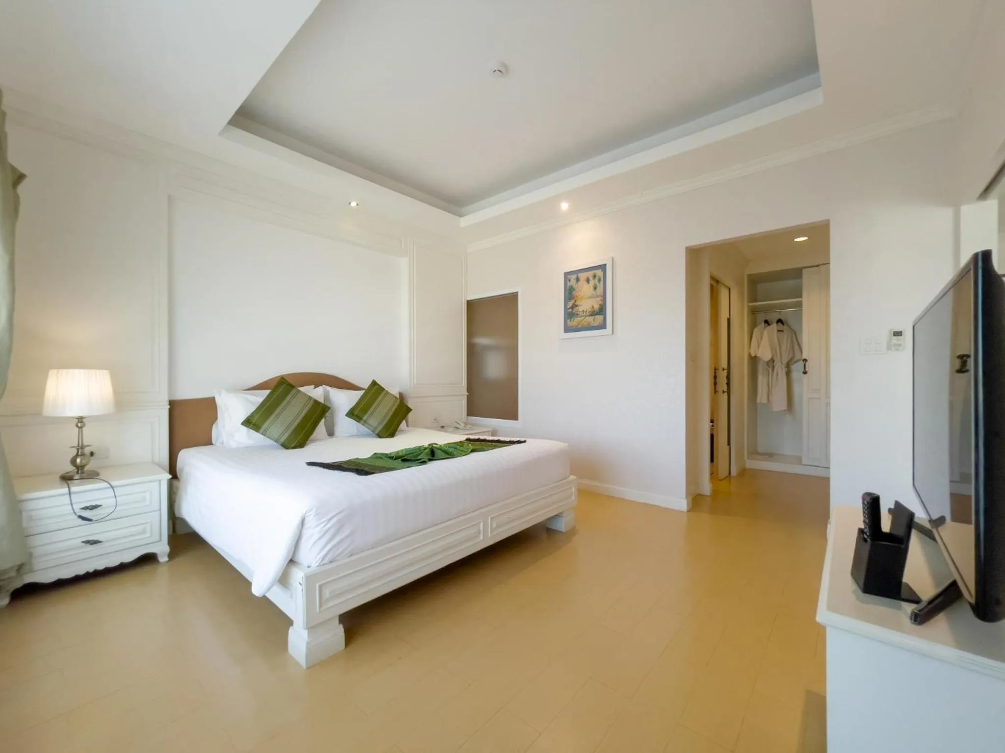 Bed in Royal Nakhara Hotel and Convention Centre