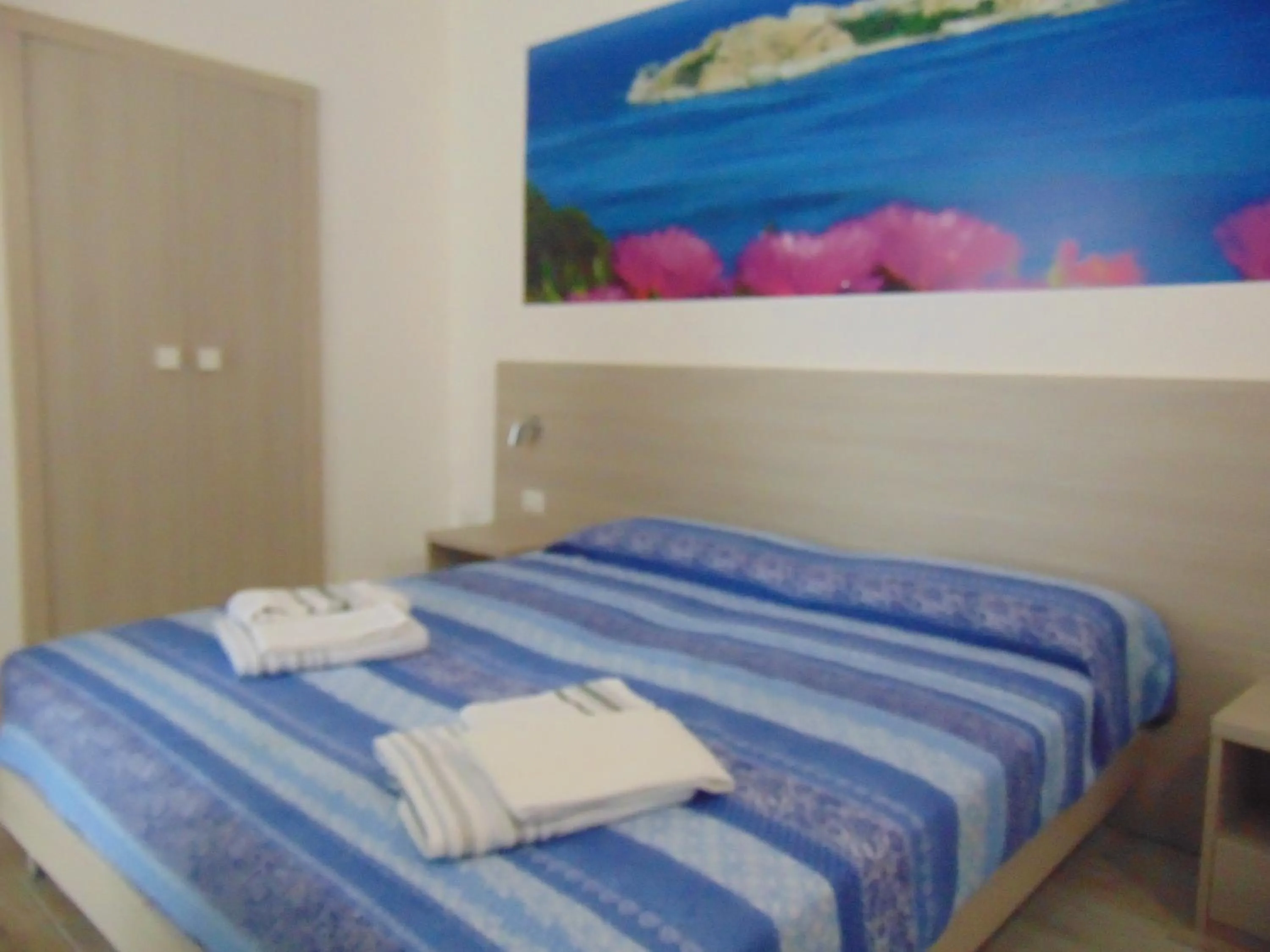 Bedroom, Bed in Mio & Tuyo