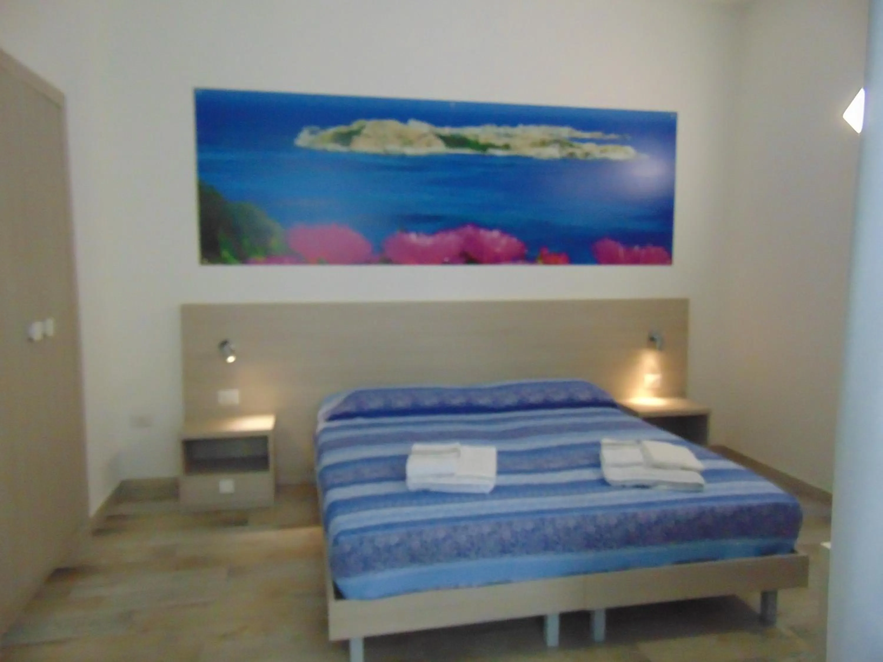 Bedroom, Bed in Mio & Tuyo