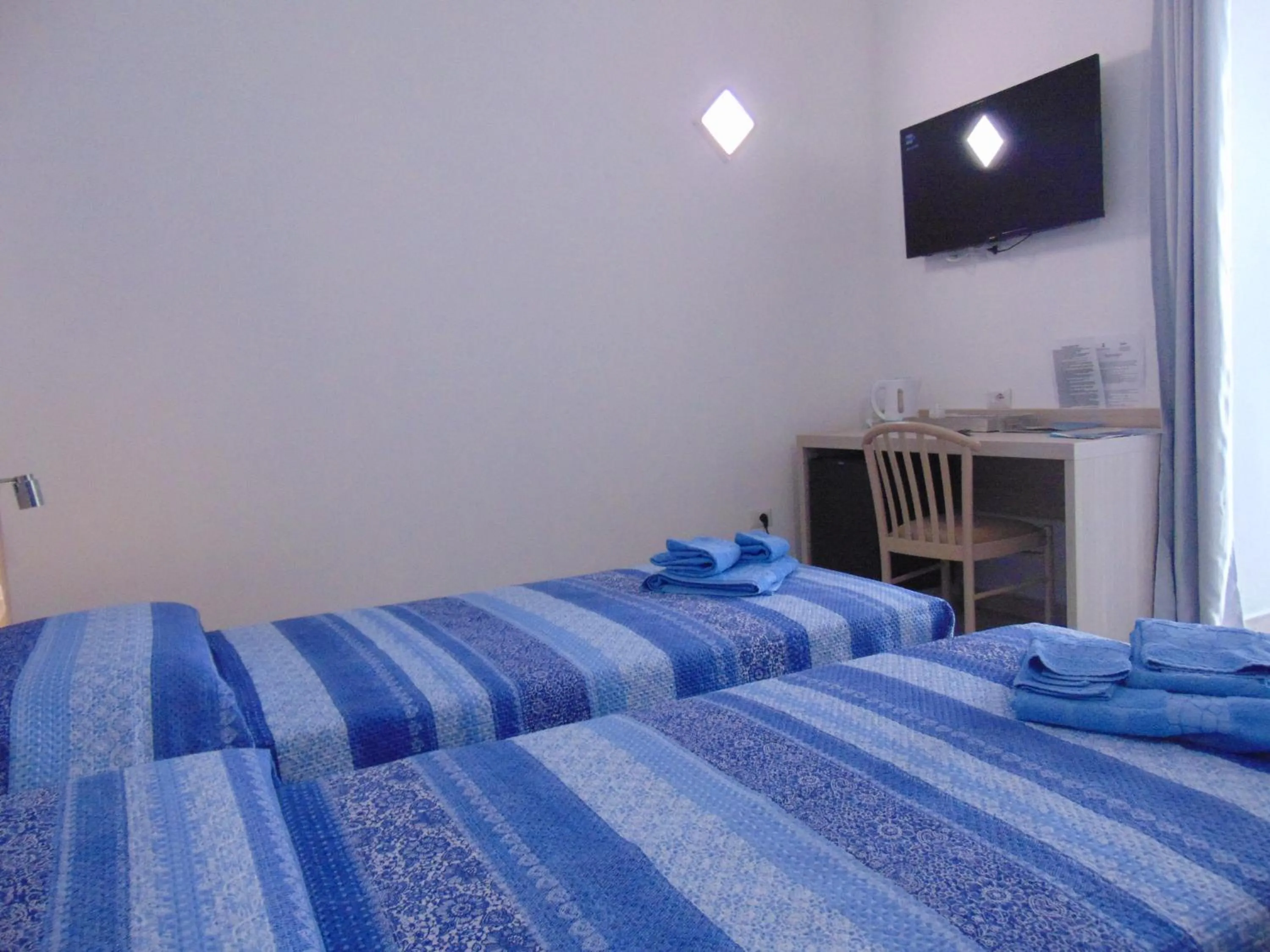 Photo of the whole room, Bed in Mio & Tuyo